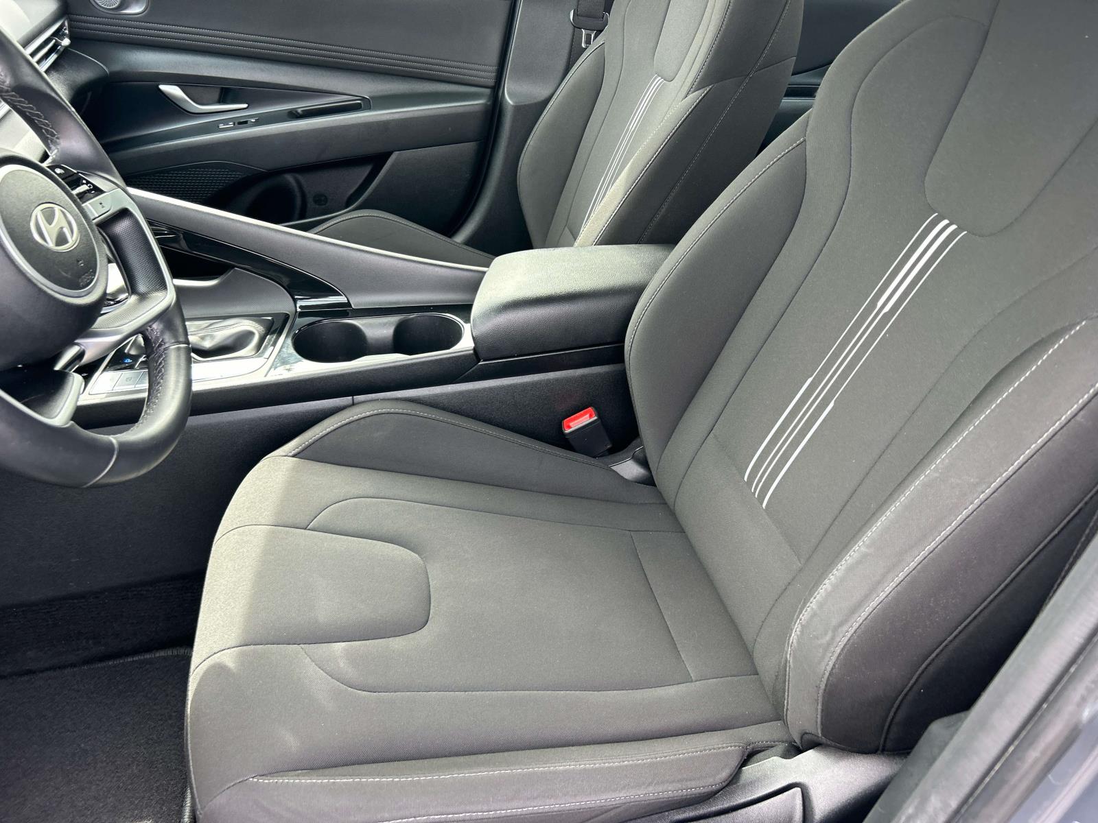 Used 2025 Hyundai Elantra Sedan
