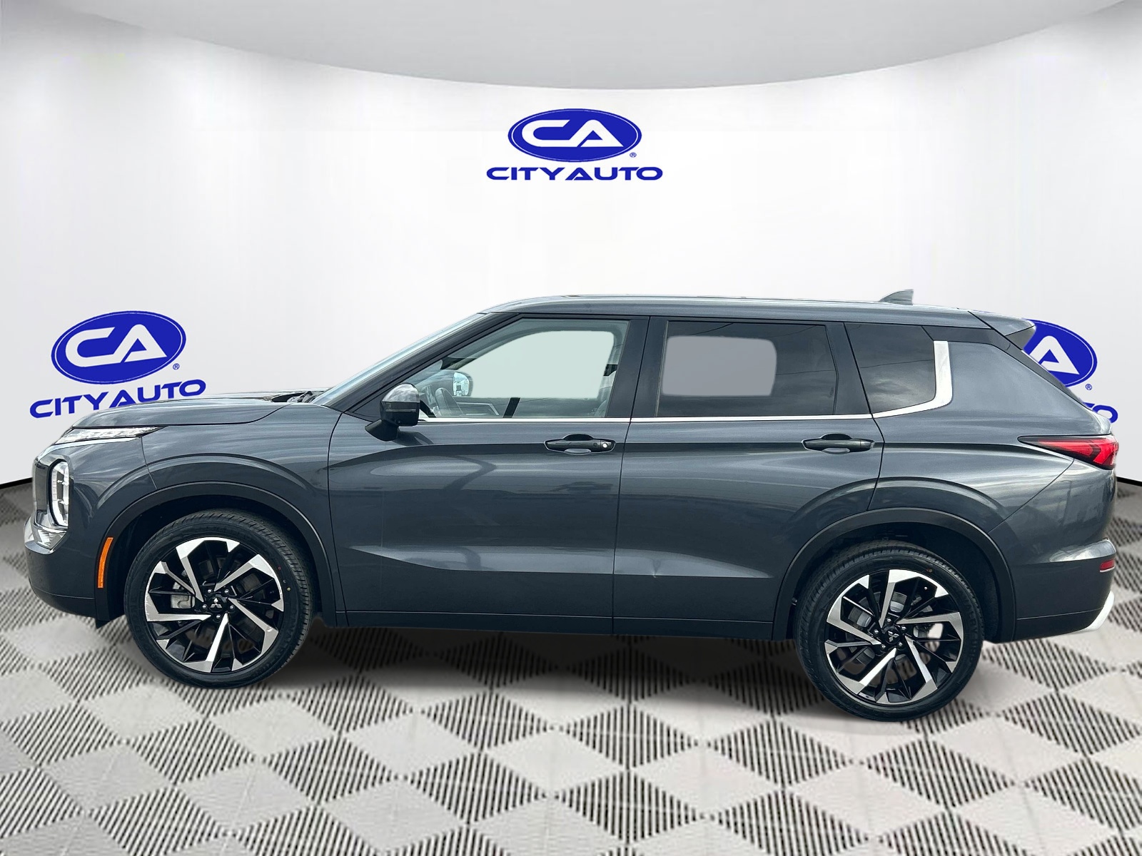 Used 2024 Mitsubishi Outlander SUV