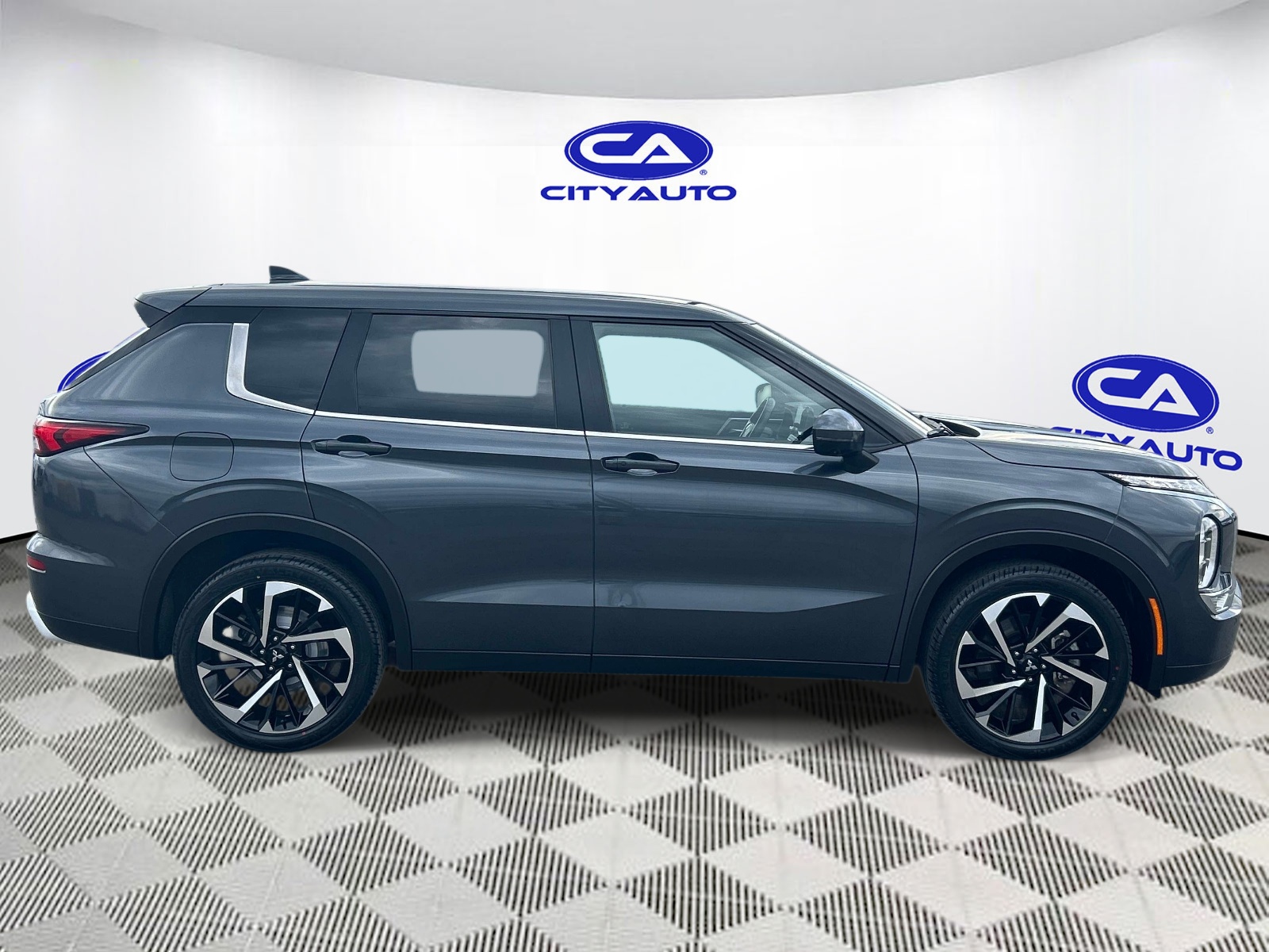 Used 2024 Mitsubishi Outlander SUV