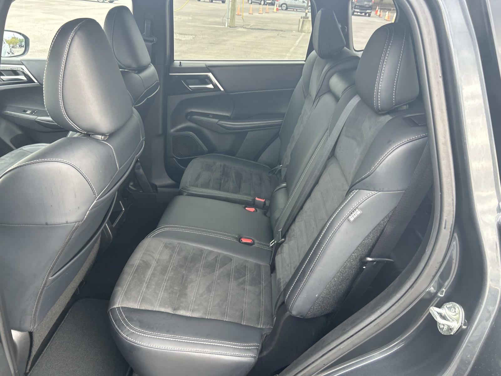 Used 2024 Mitsubishi Outlander SUV