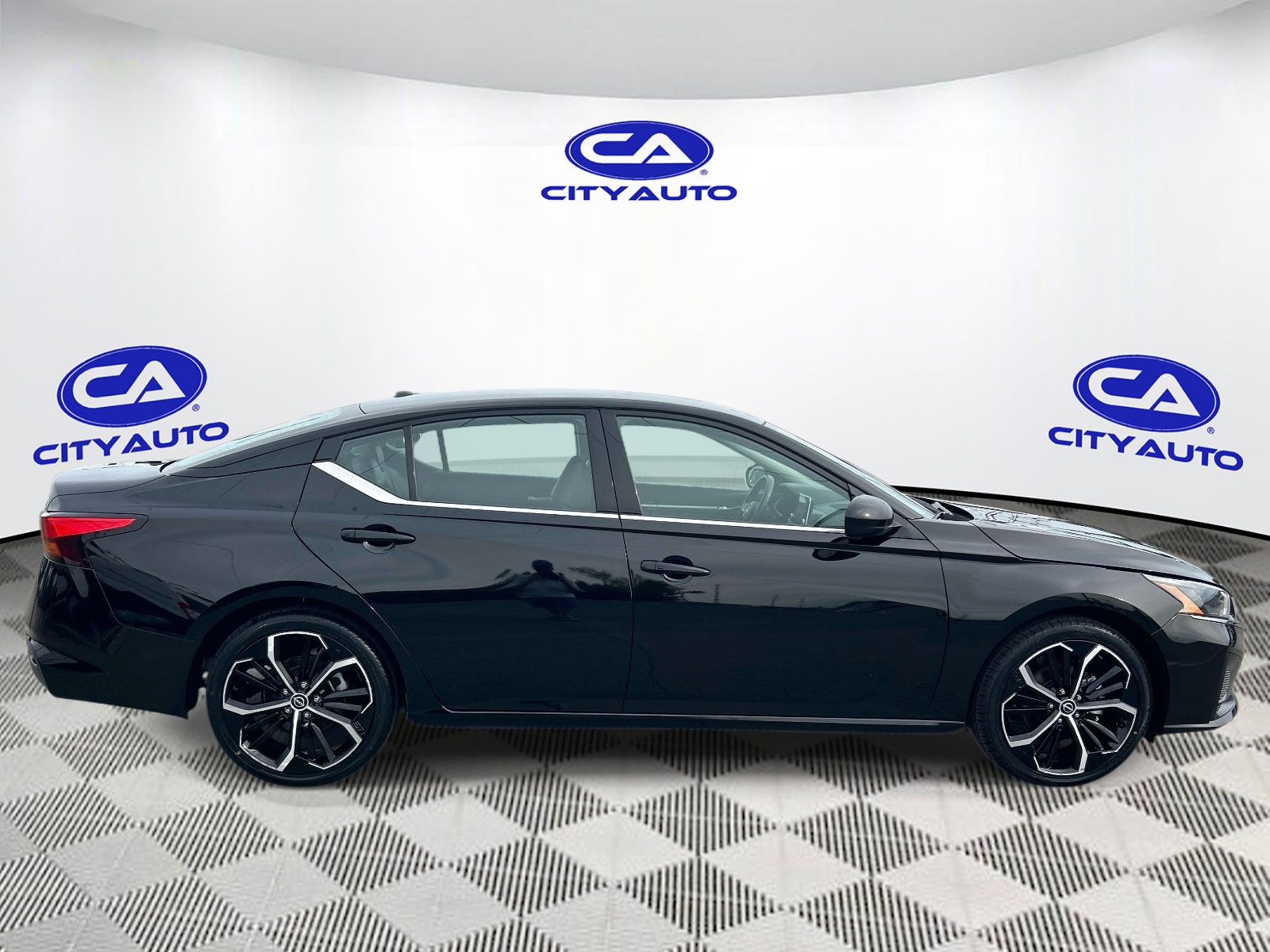 Used 2024 Nissan Altima Sedan