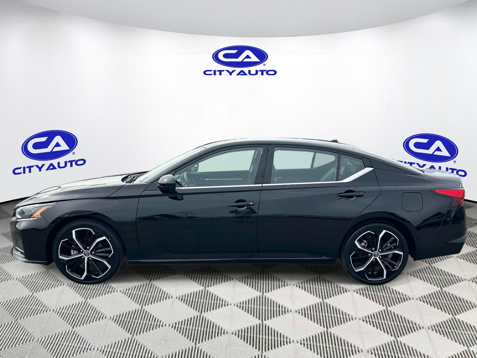 Used 2024 Nissan Altima Sedan