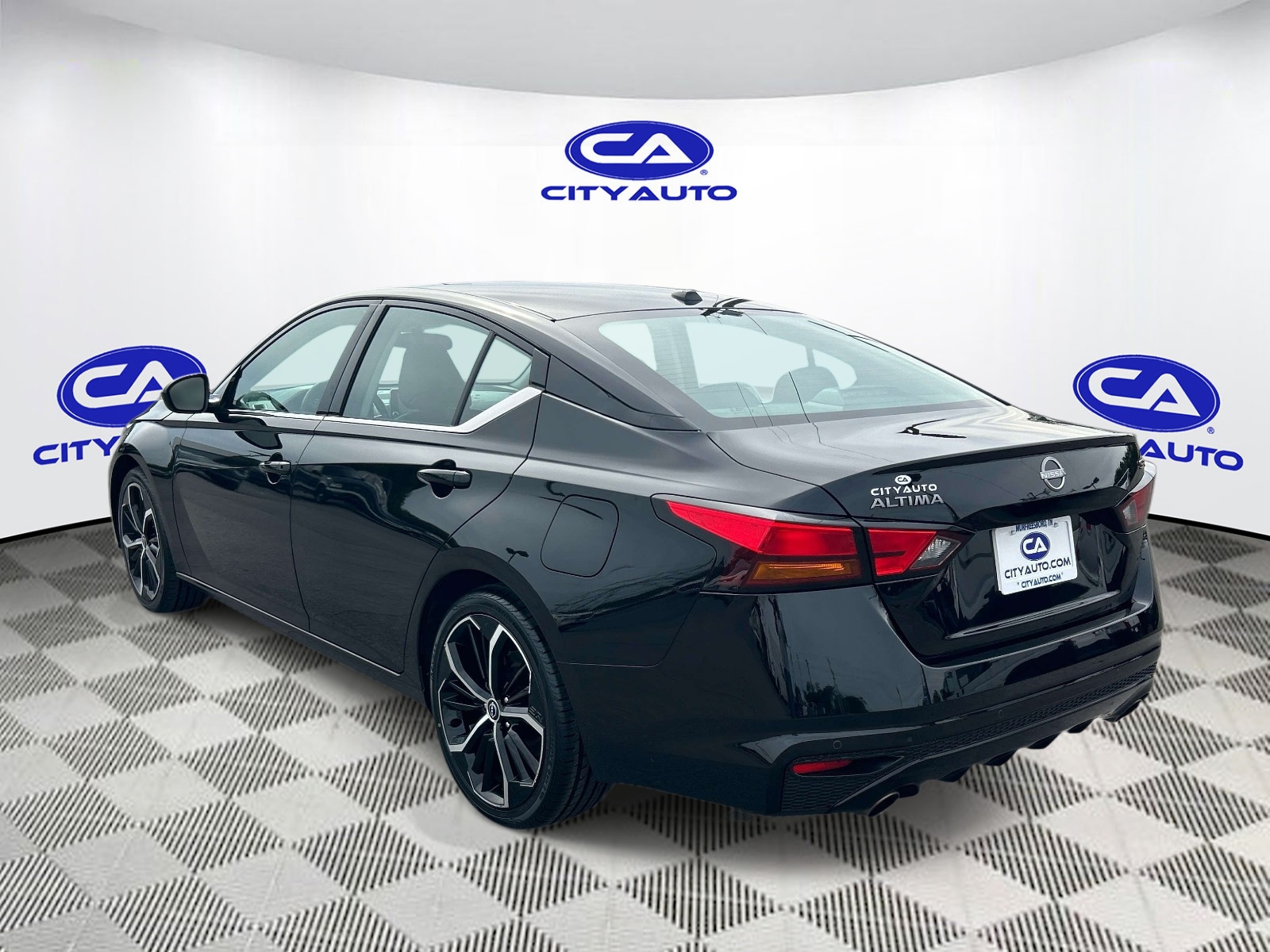 Used 2024 Nissan Altima Sedan