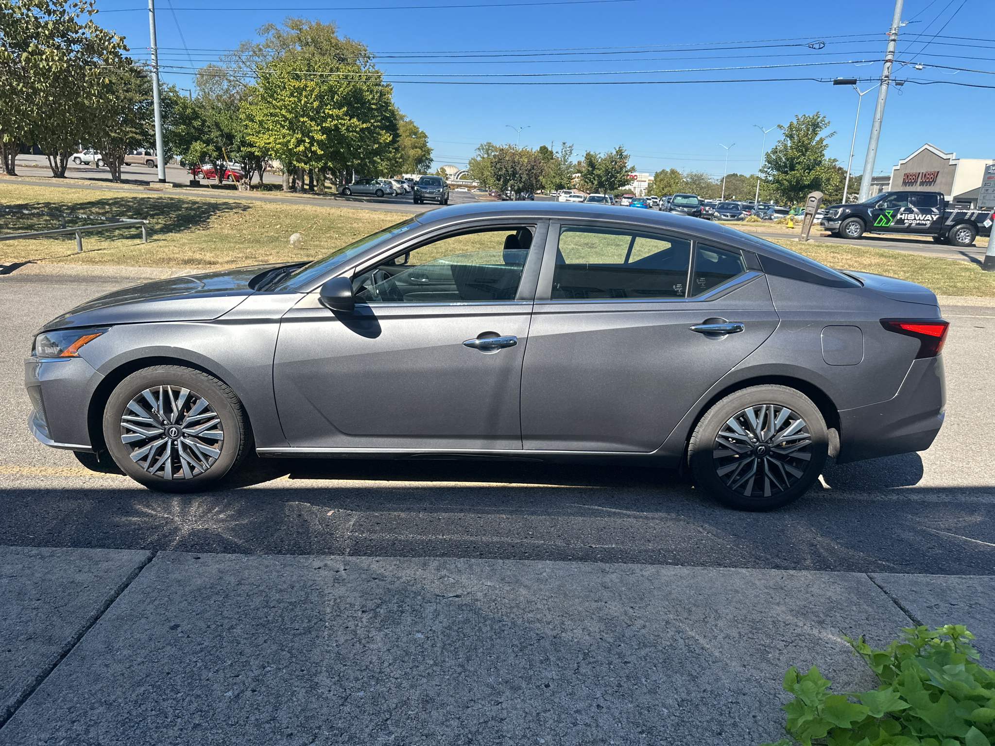 Used 2024 Nissan Altima Sedan
