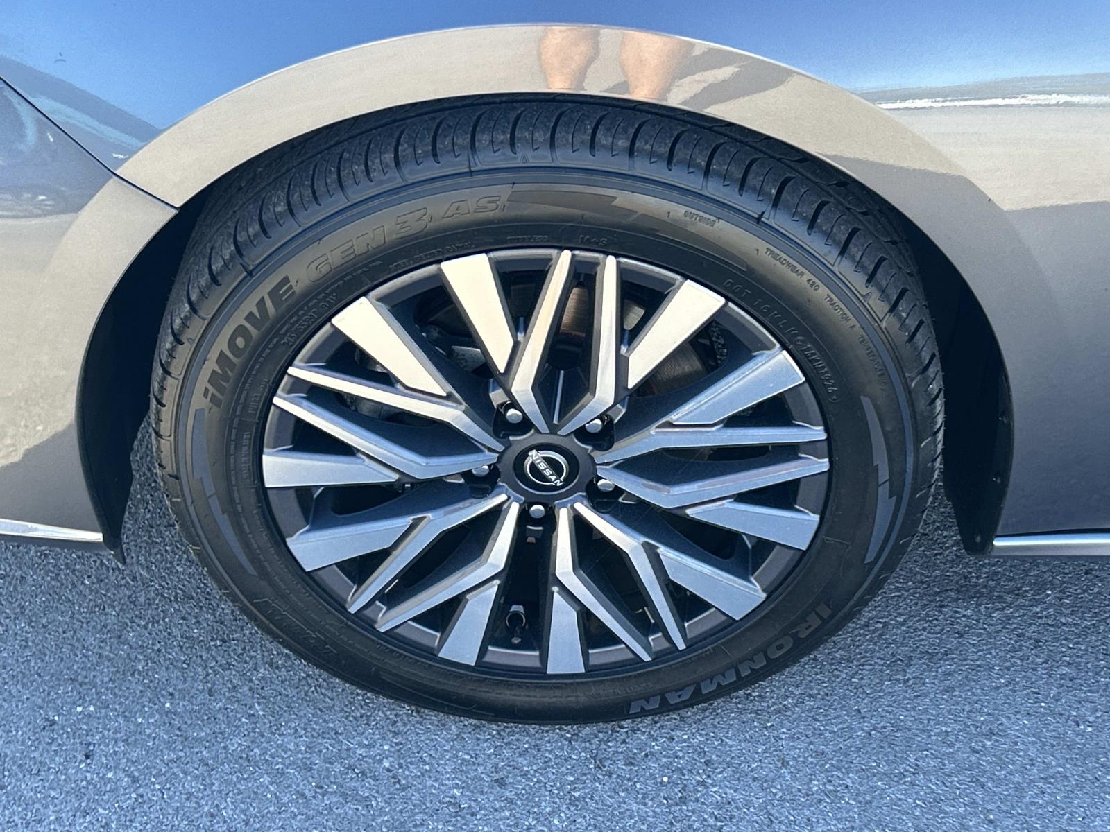 Used 2024 Nissan Altima Sedan