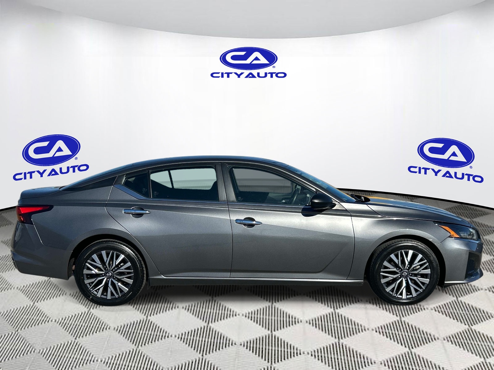 Used 2024 Nissan Altima Sedan