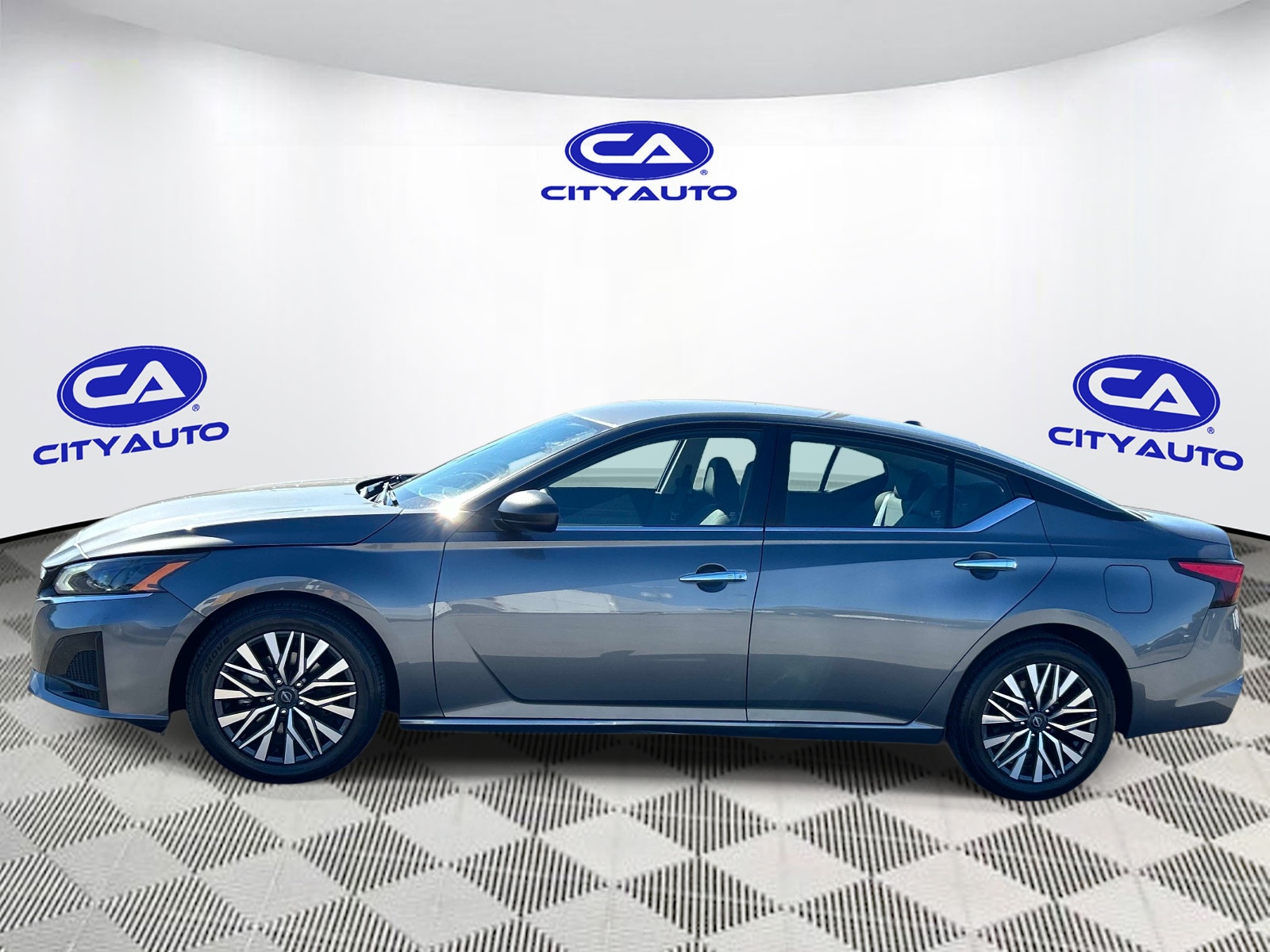 Used 2024 Nissan Altima Sedan