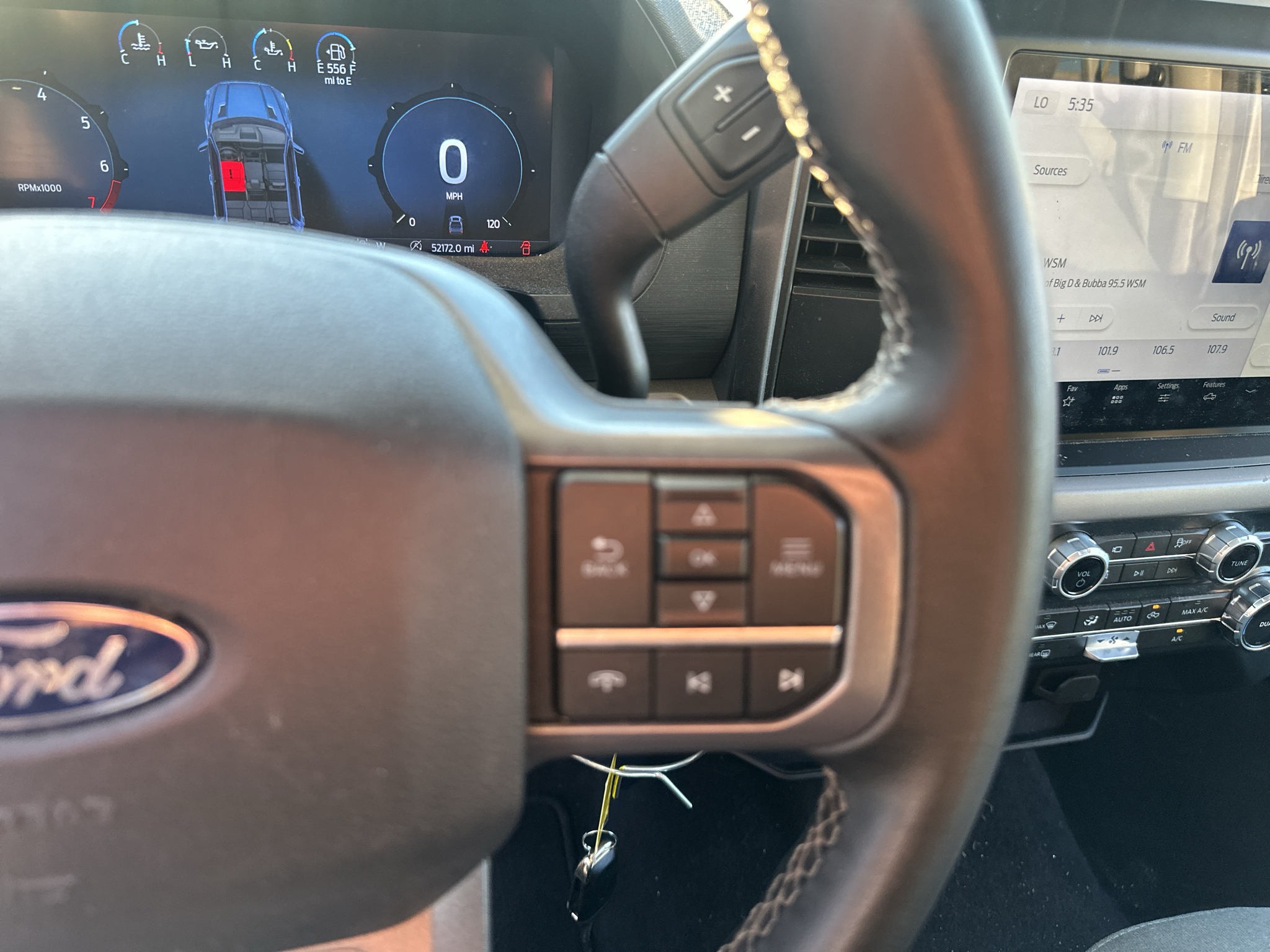 Vehicle photo 21