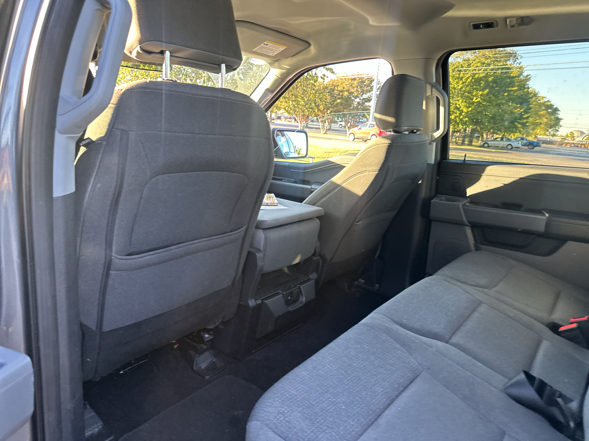 Vehicle photo 16