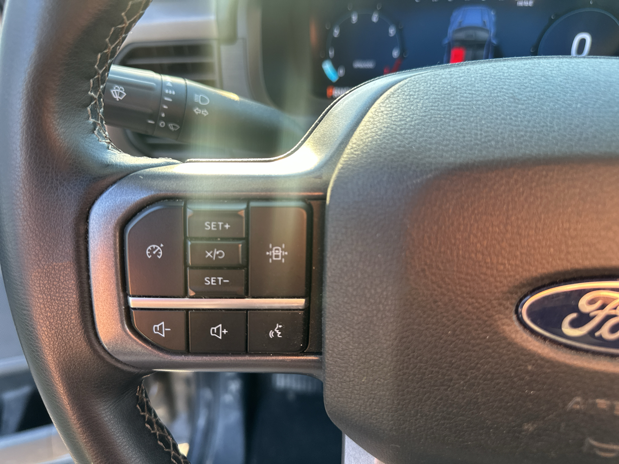 Vehicle photo 20