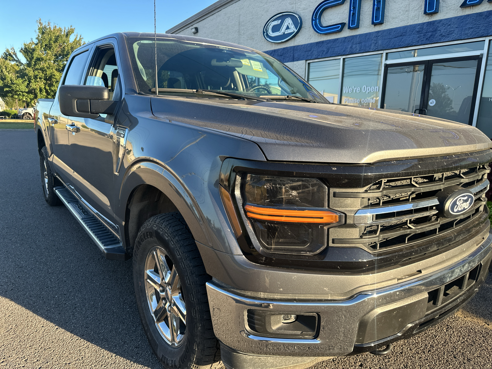 Vehicle photo 2