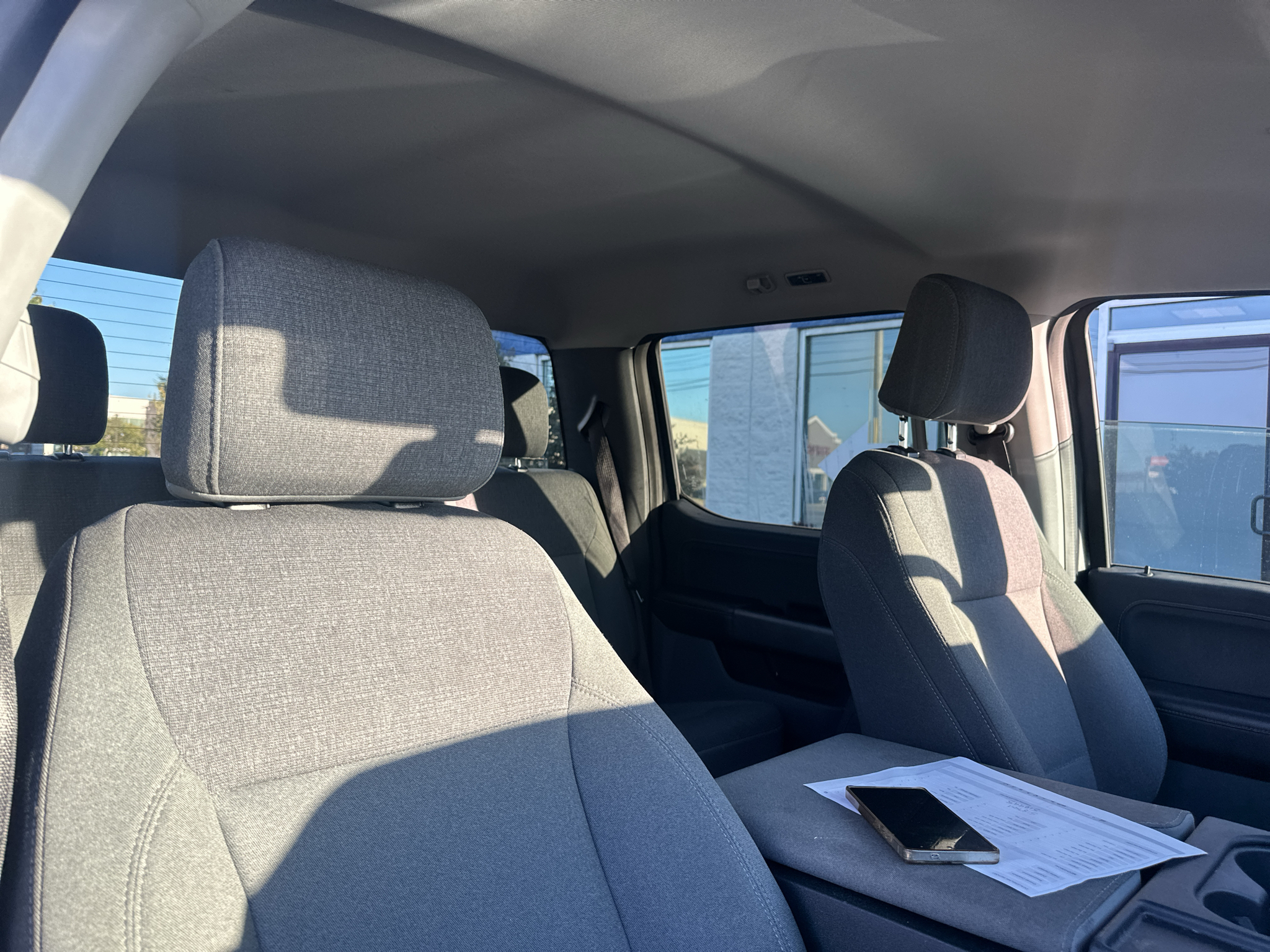 Vehicle photo 12