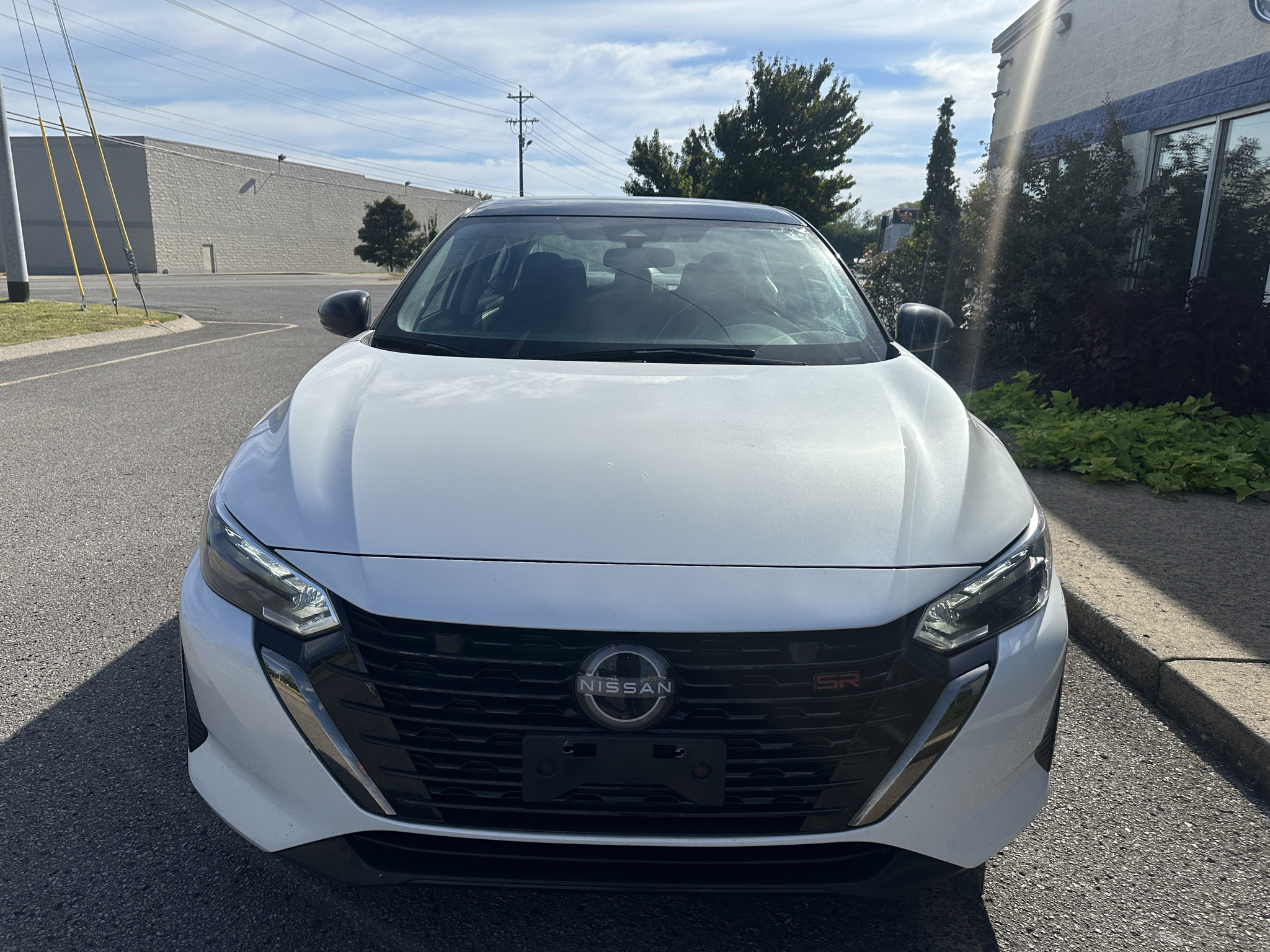 Vehicle photo 9