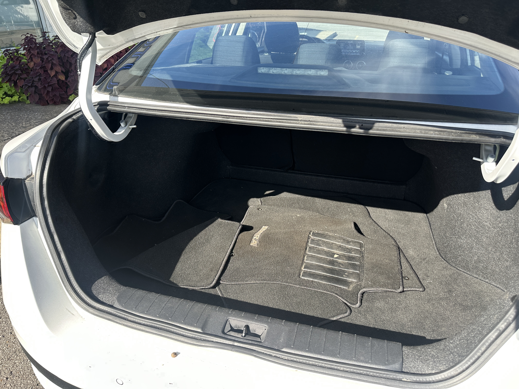 Vehicle photo 15