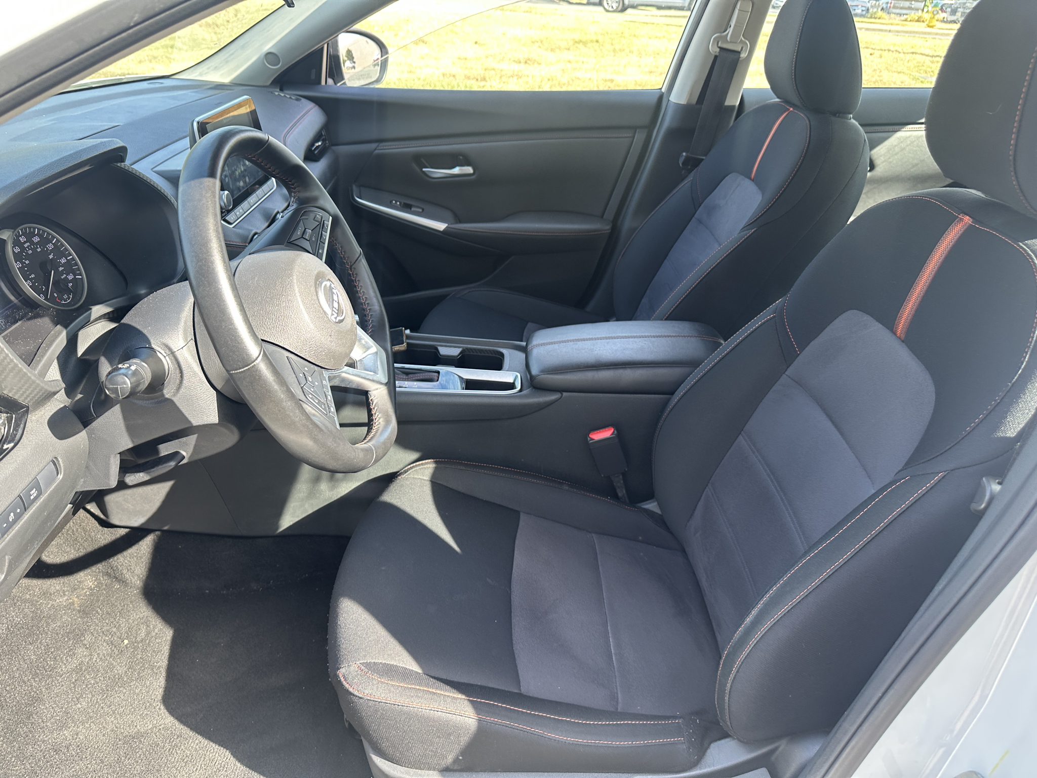 Vehicle photo 17