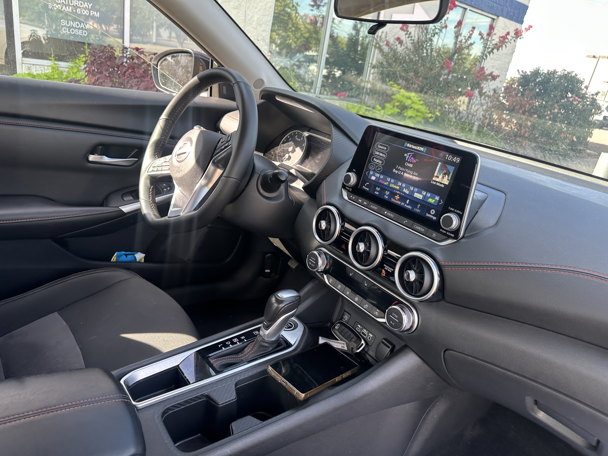 Vehicle photo 11