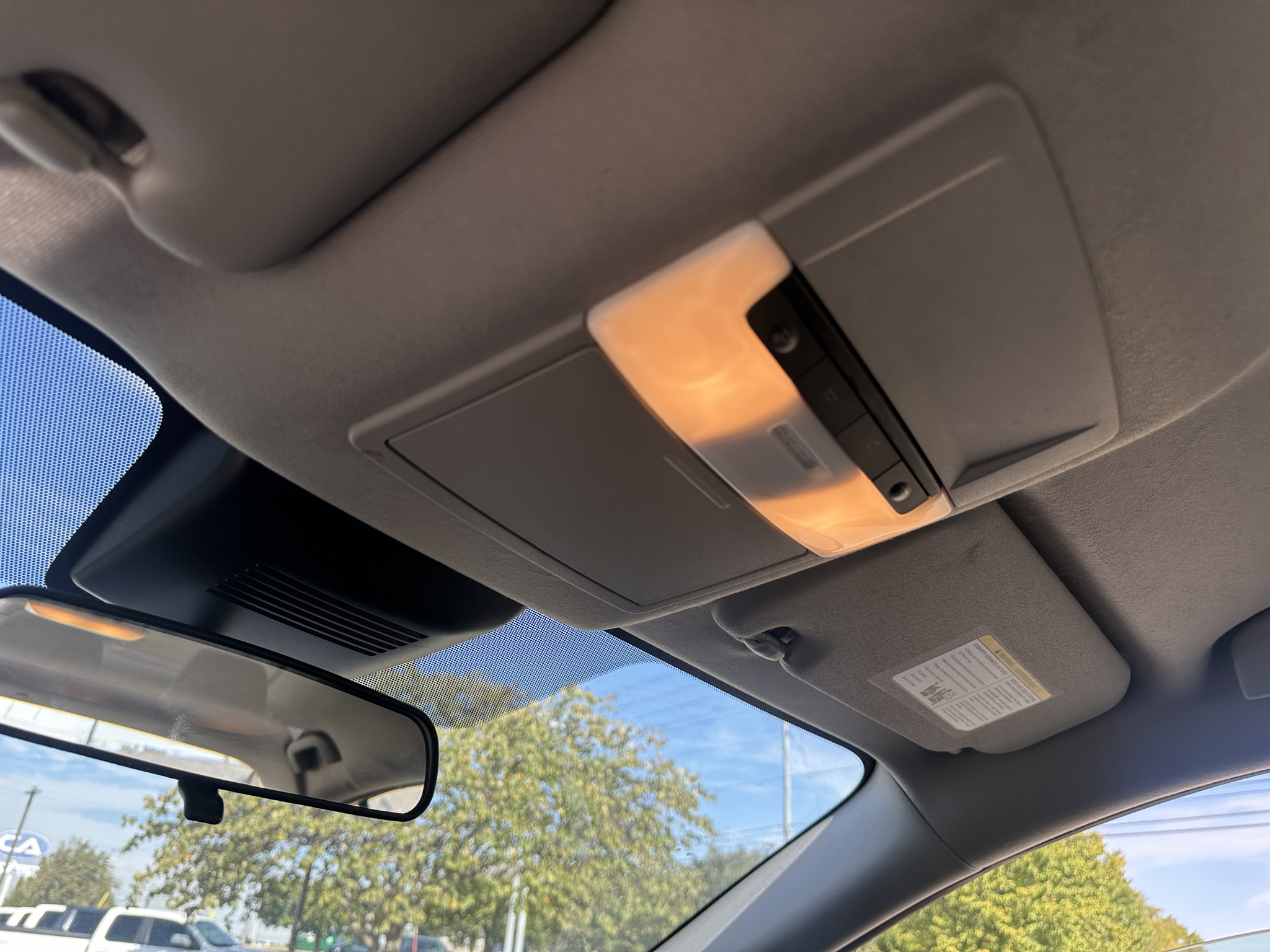 Vehicle photo 30