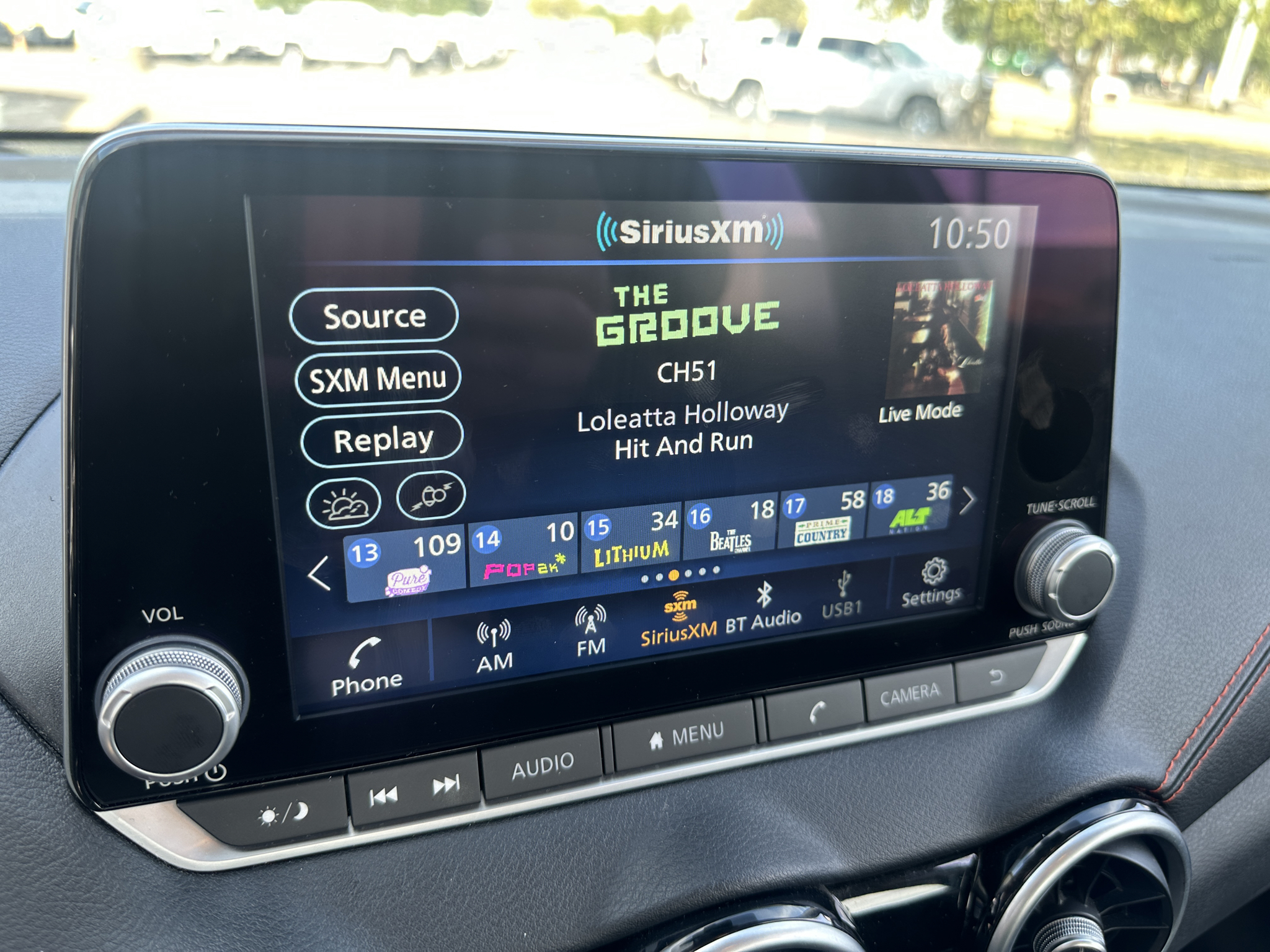 Vehicle photo 27