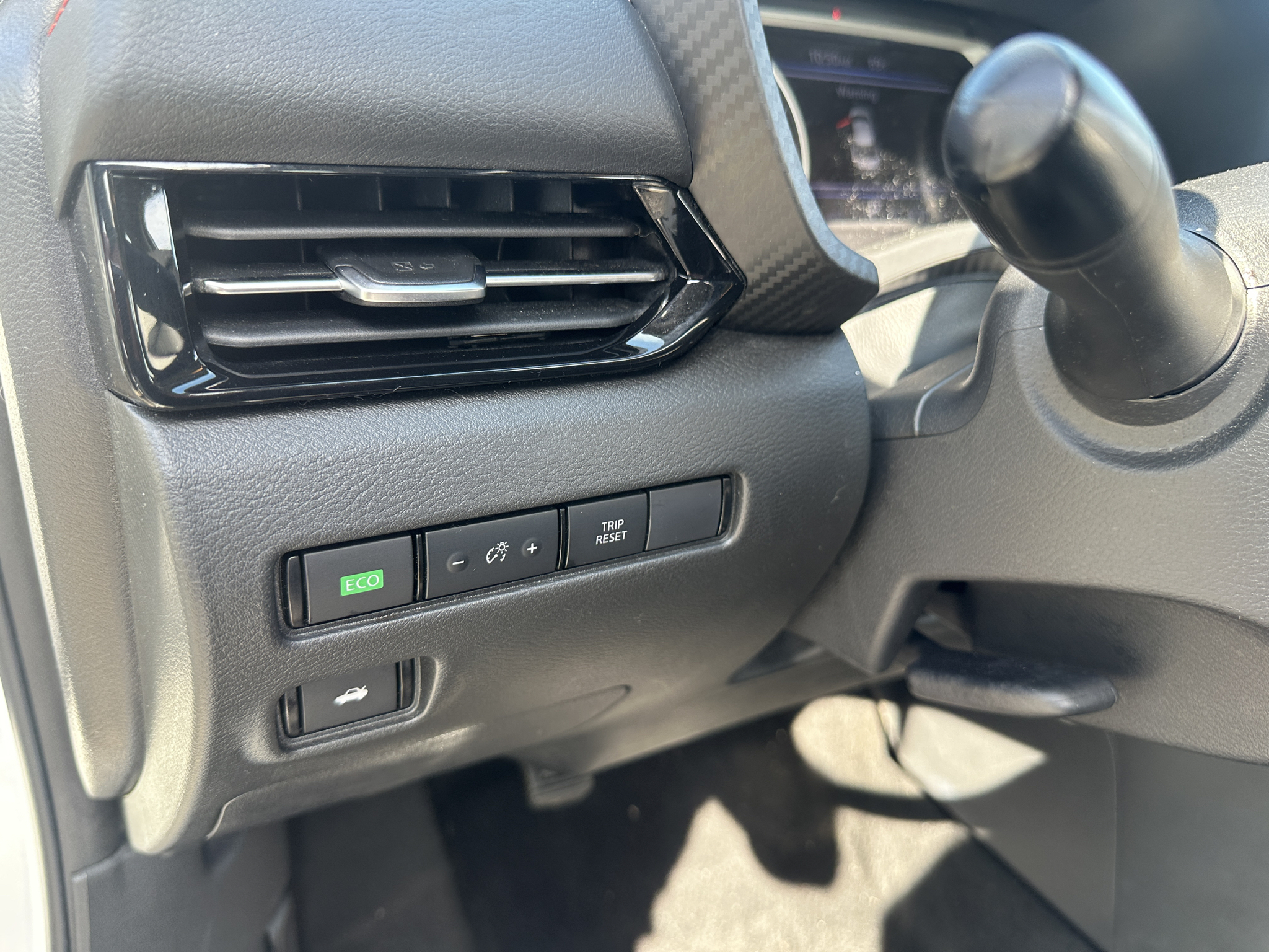 Vehicle photo 20