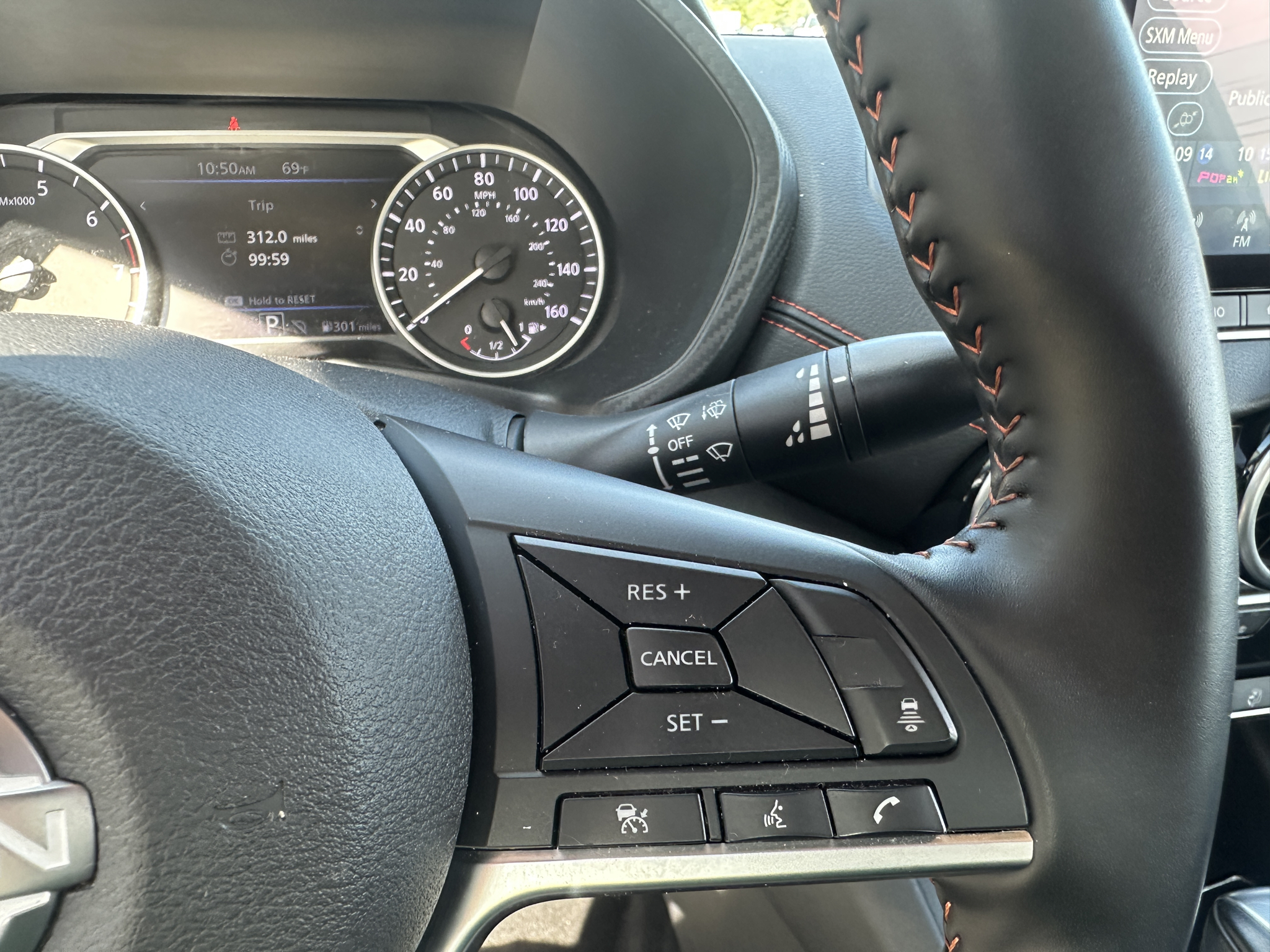 Vehicle photo 23