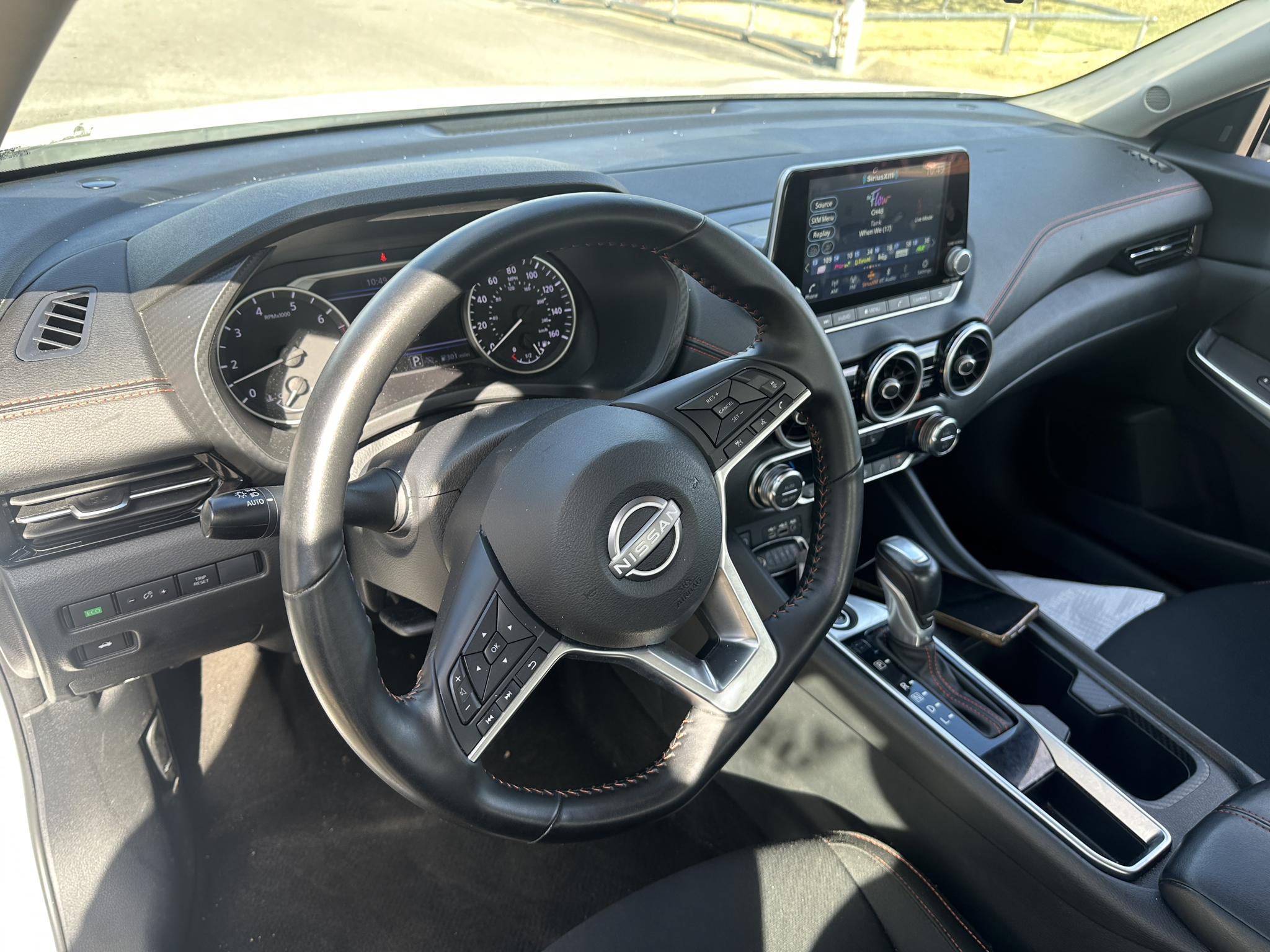 Vehicle photo 18