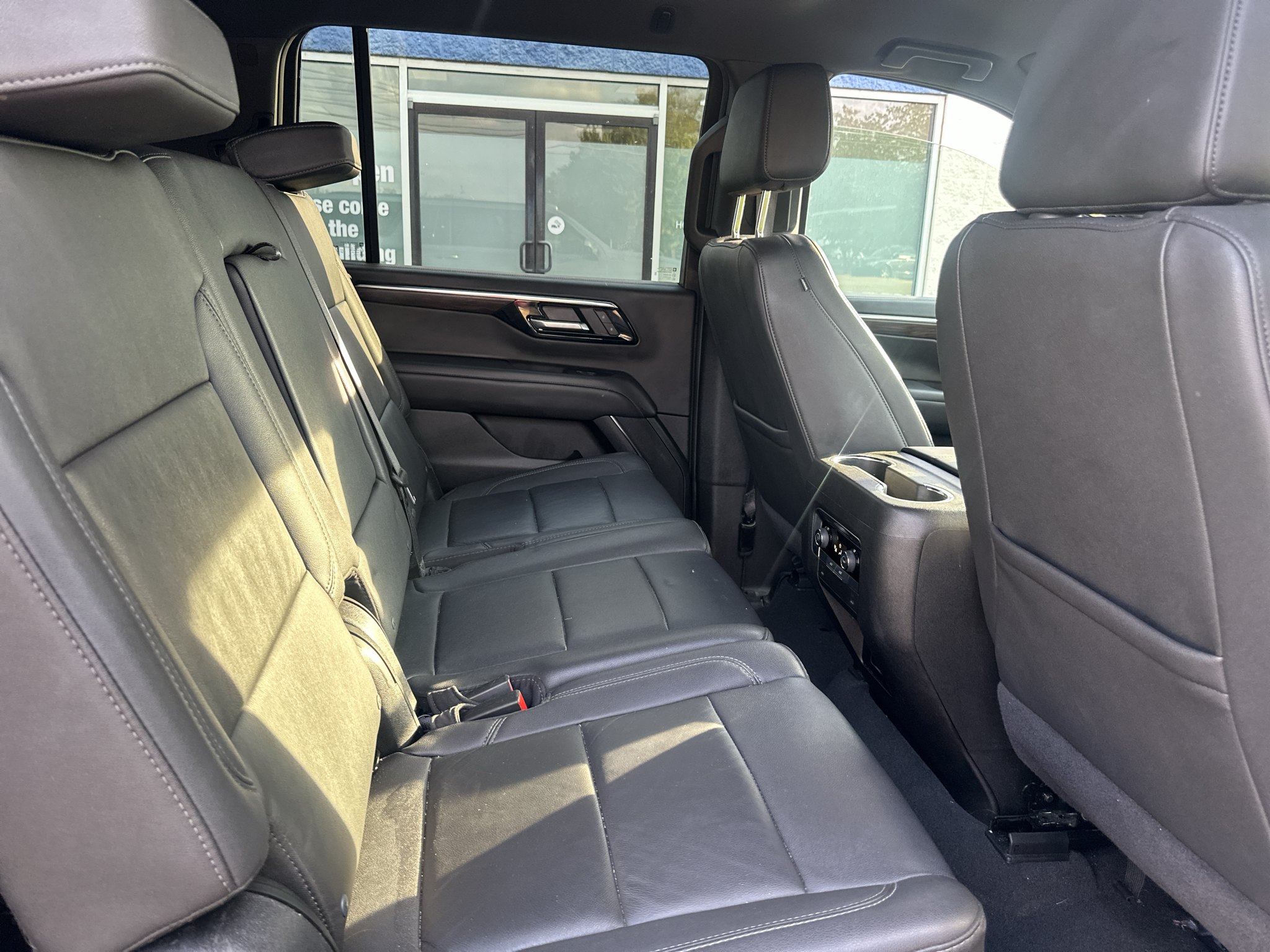 Vehicle photo 15