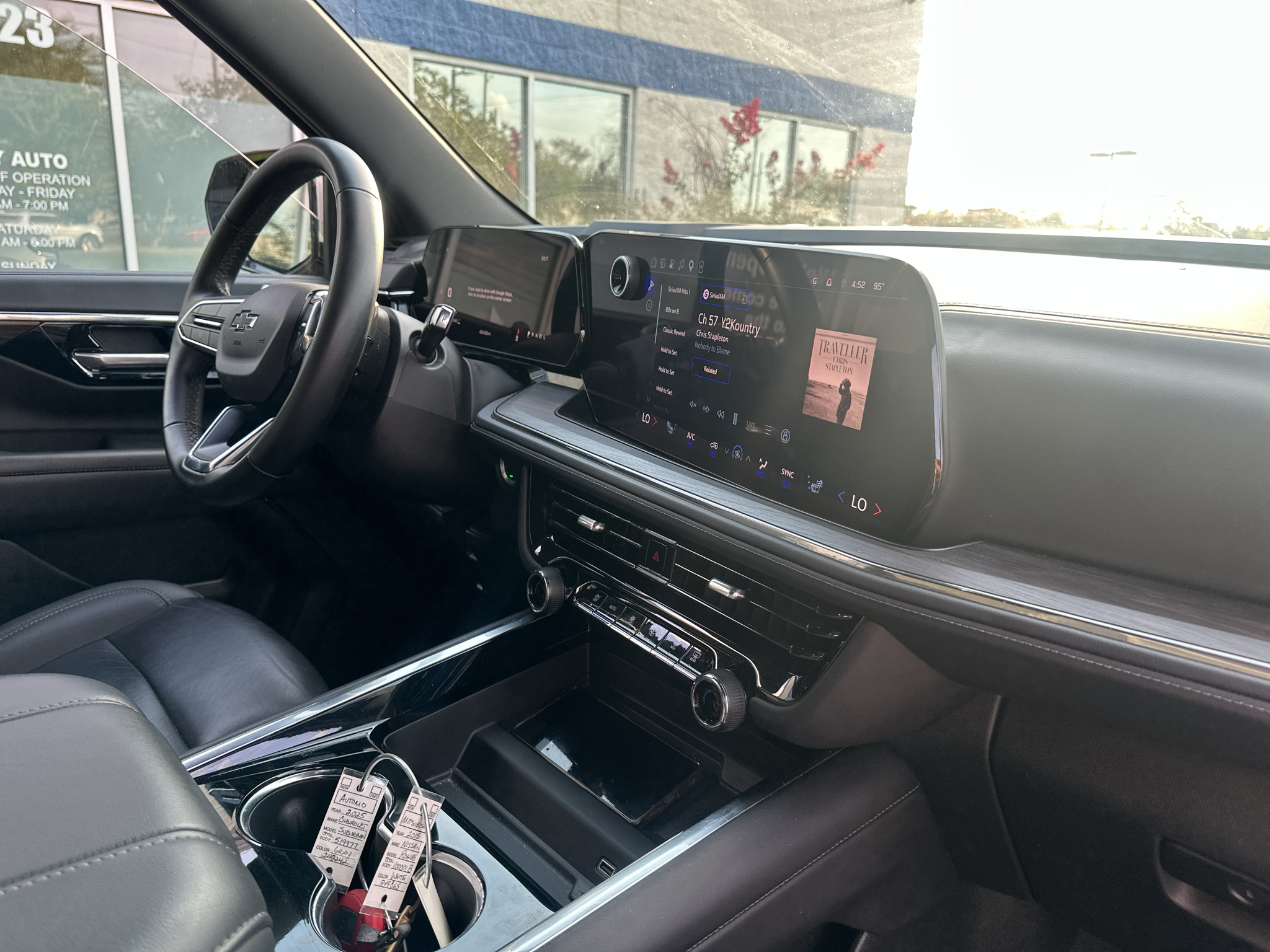 Vehicle photo 11