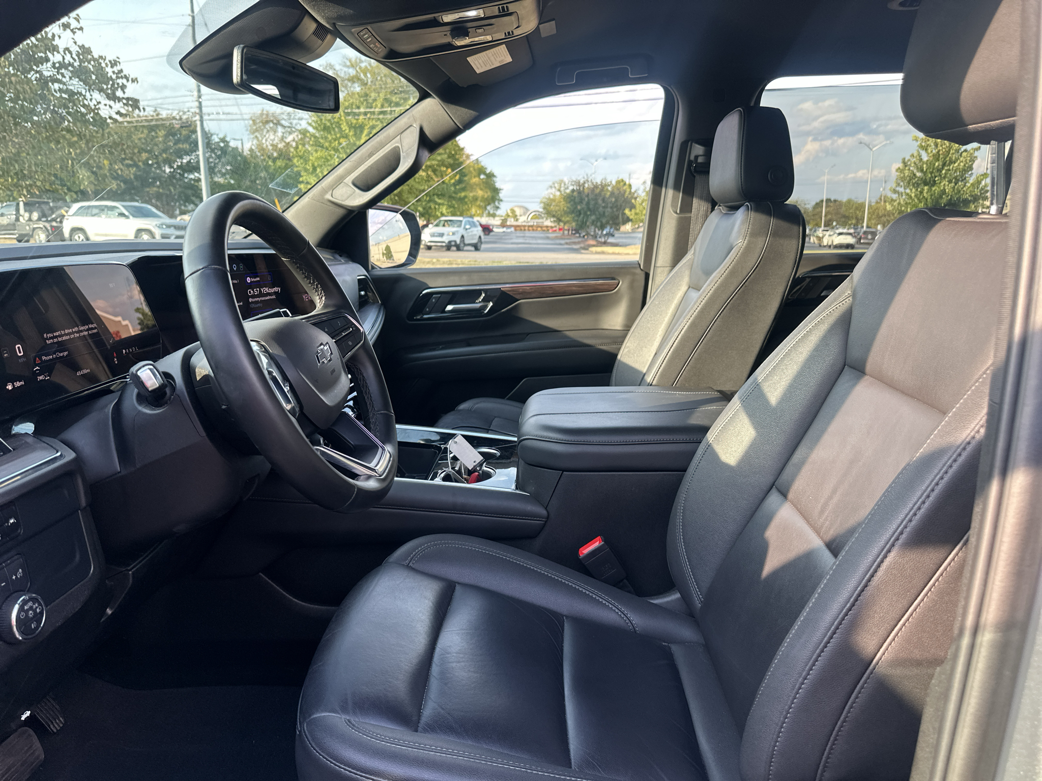 Vehicle photo 19