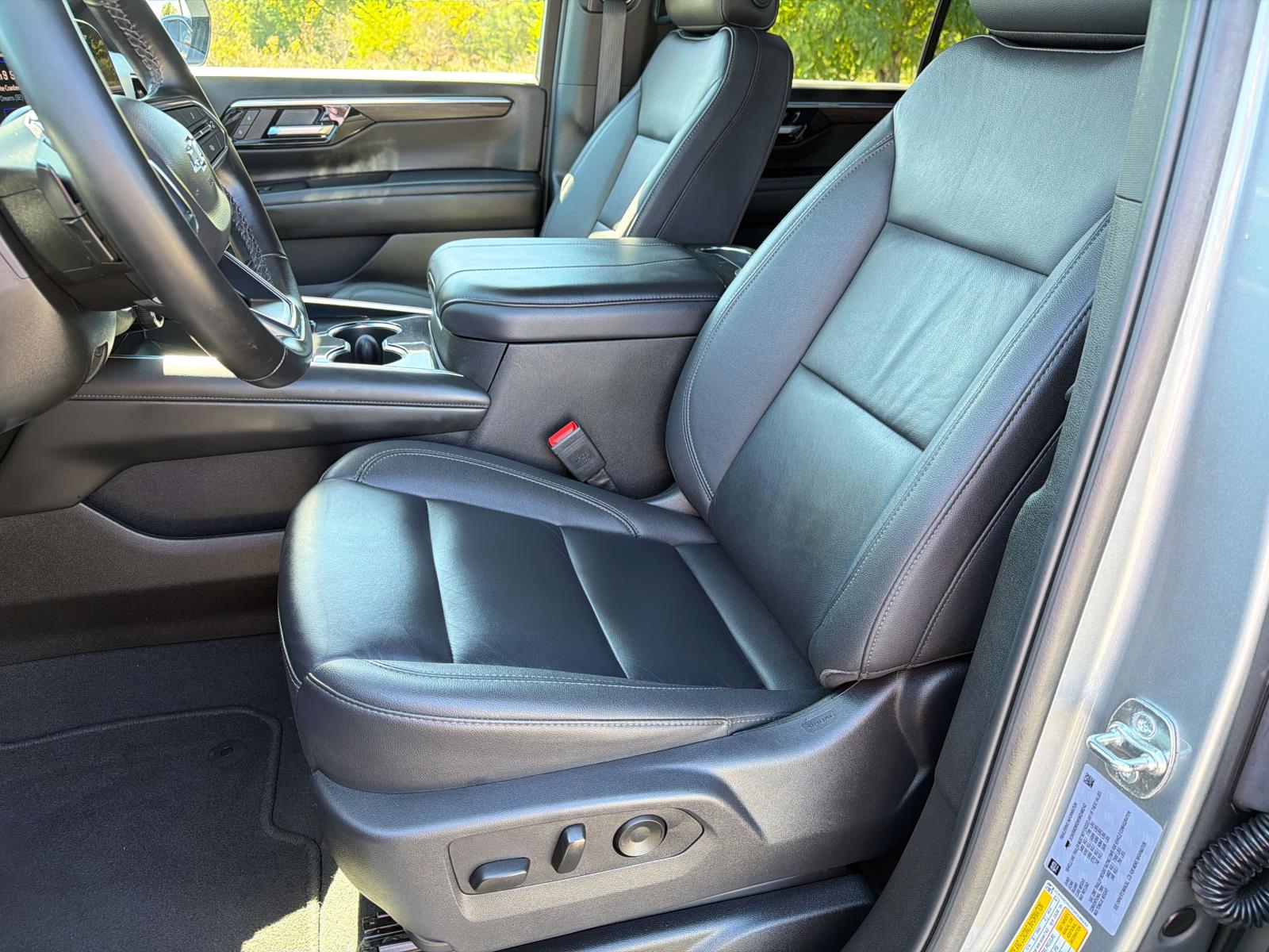 Used 2025 Chevrolet Suburban SUV