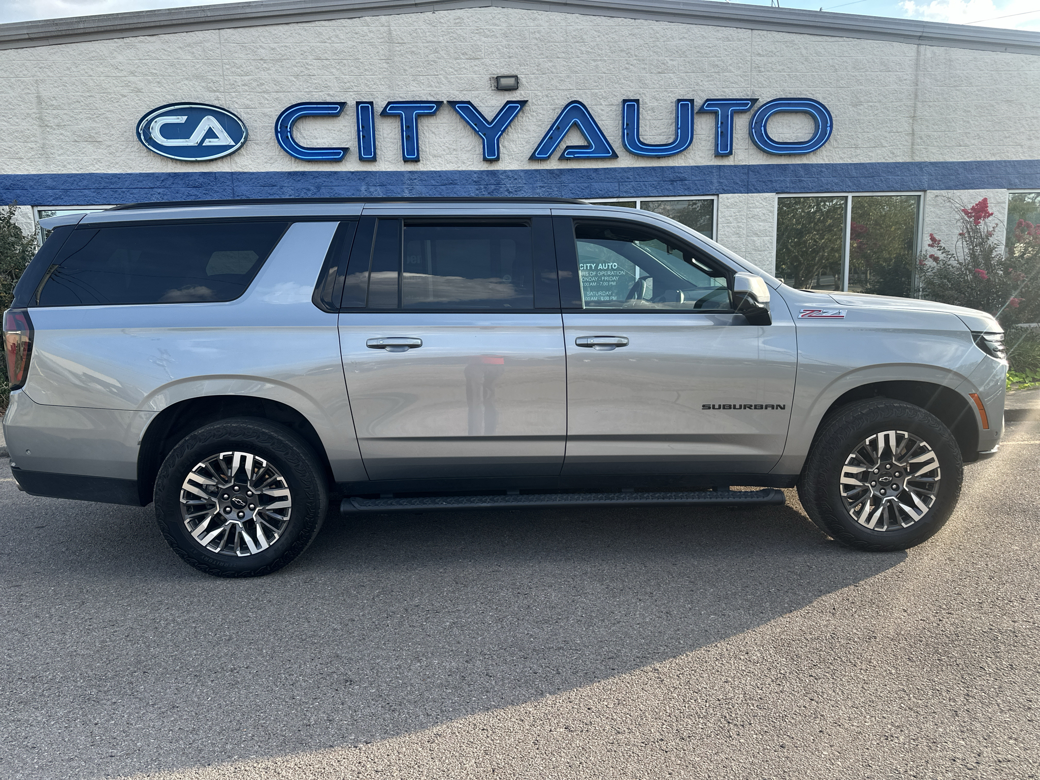Vehicle photo 3
