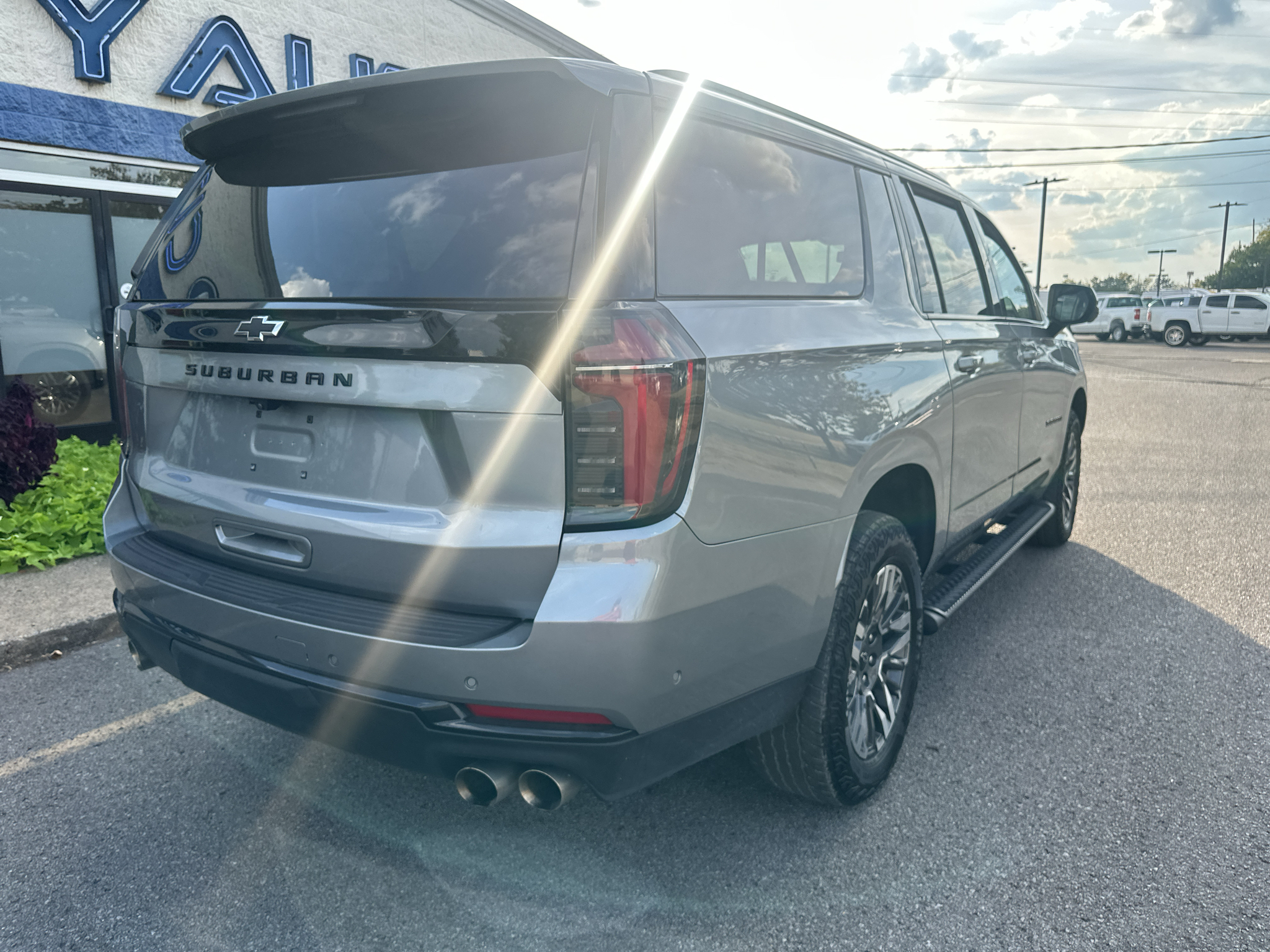 Vehicle photo 4