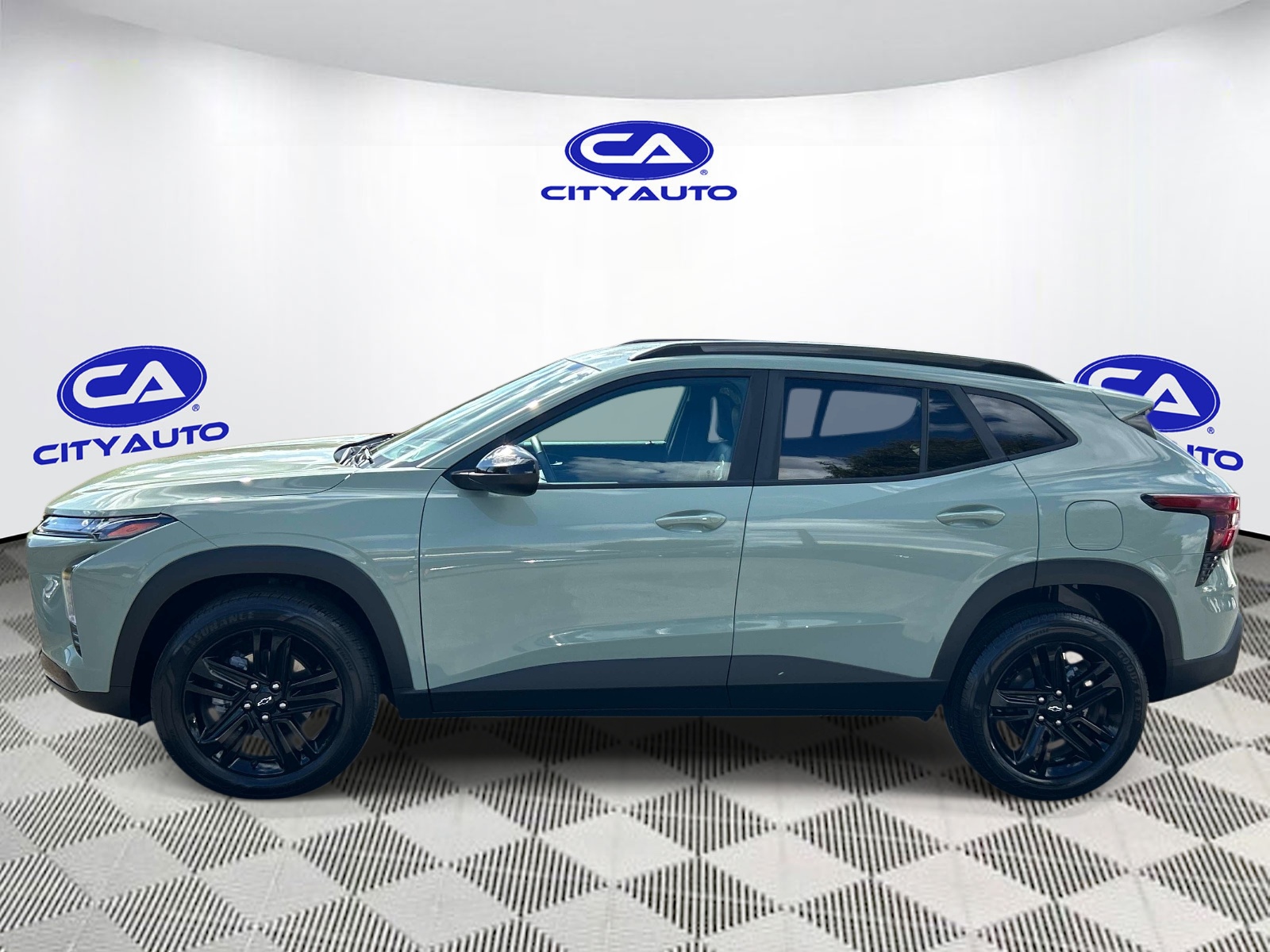 Used 2025 Chevrolet Trax SUV
