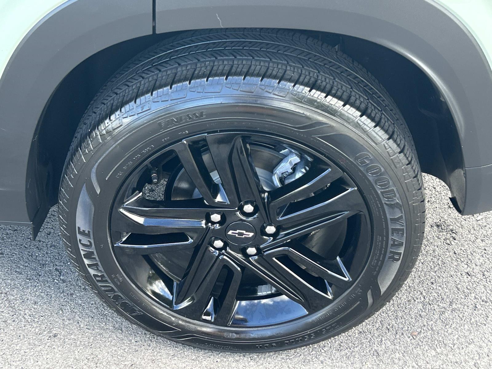 Used 2025 Chevrolet Trax SUV