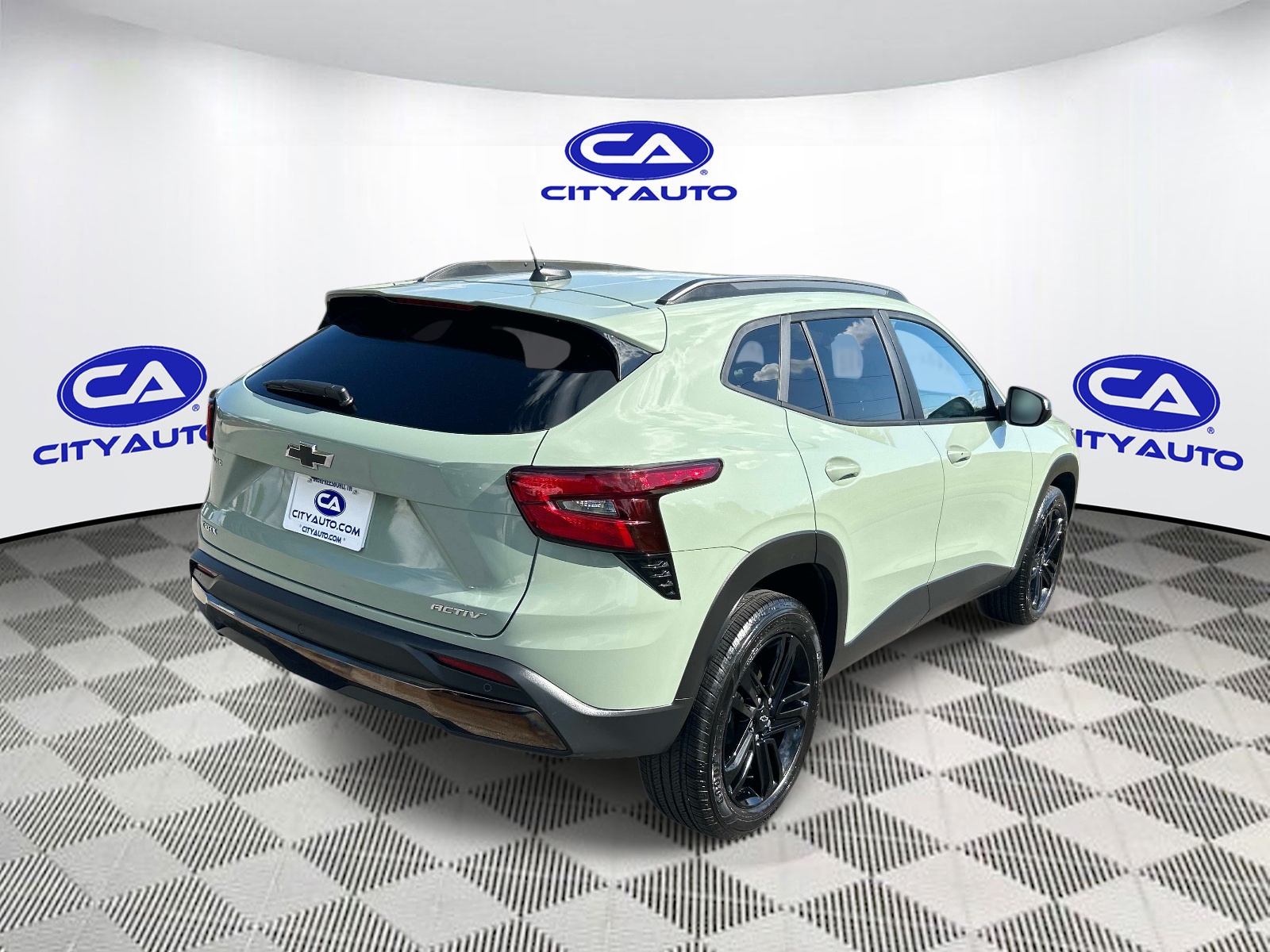 Used 2025 Chevrolet Trax SUV