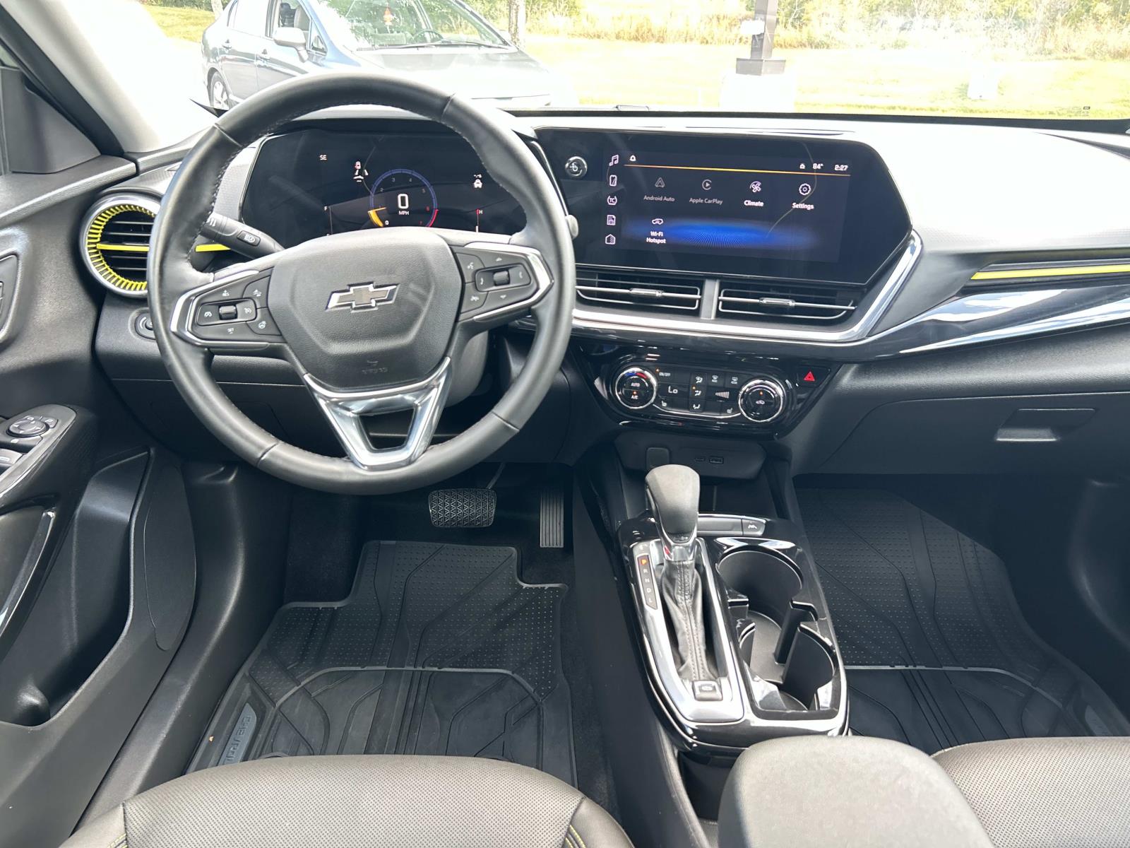 Used 2025 Chevrolet Trax SUV