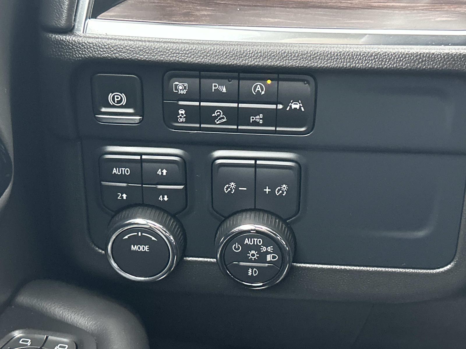 Used 2025 Chevrolet Suburban SUV