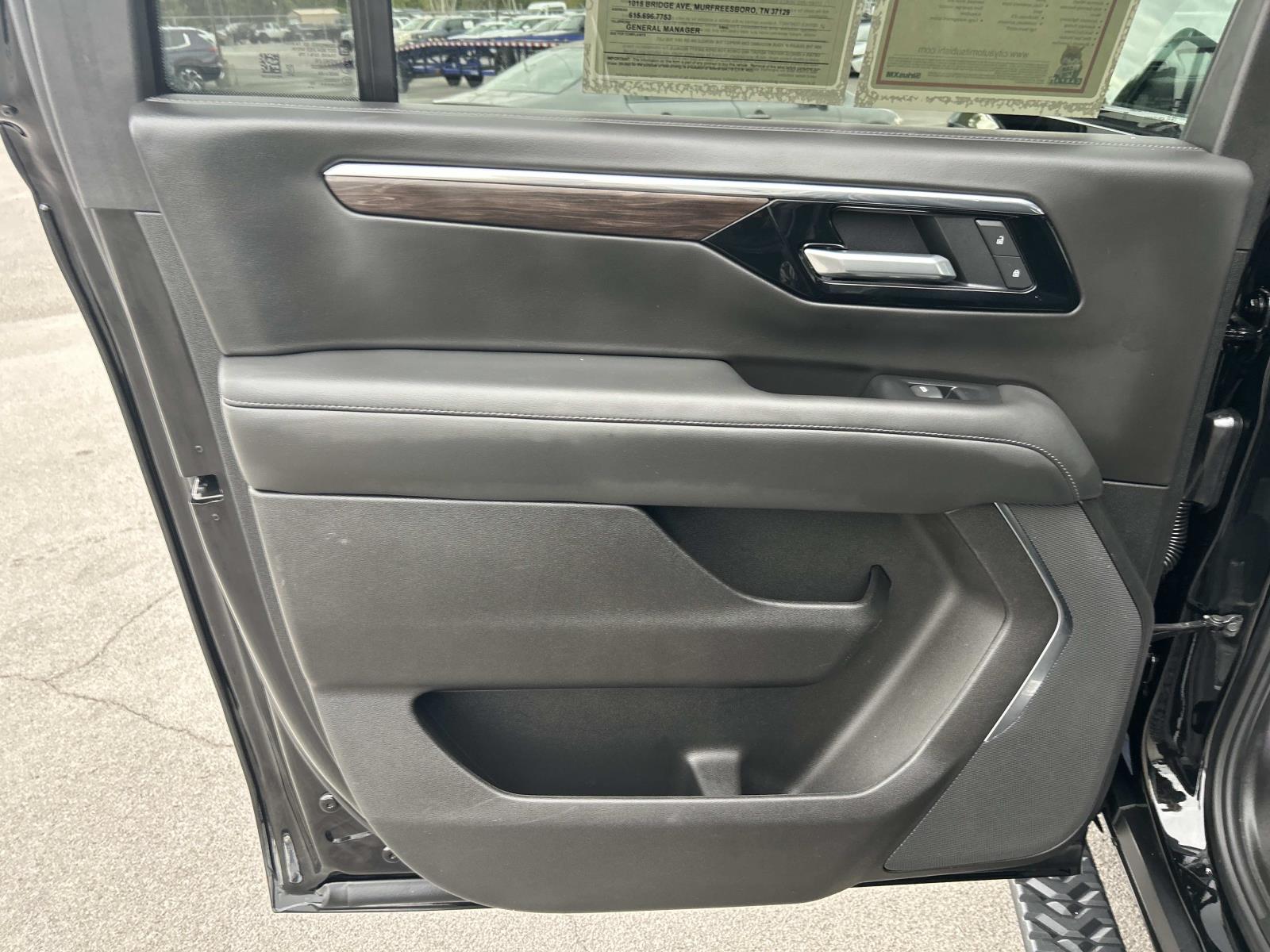 Used 2025 Chevrolet Suburban SUV