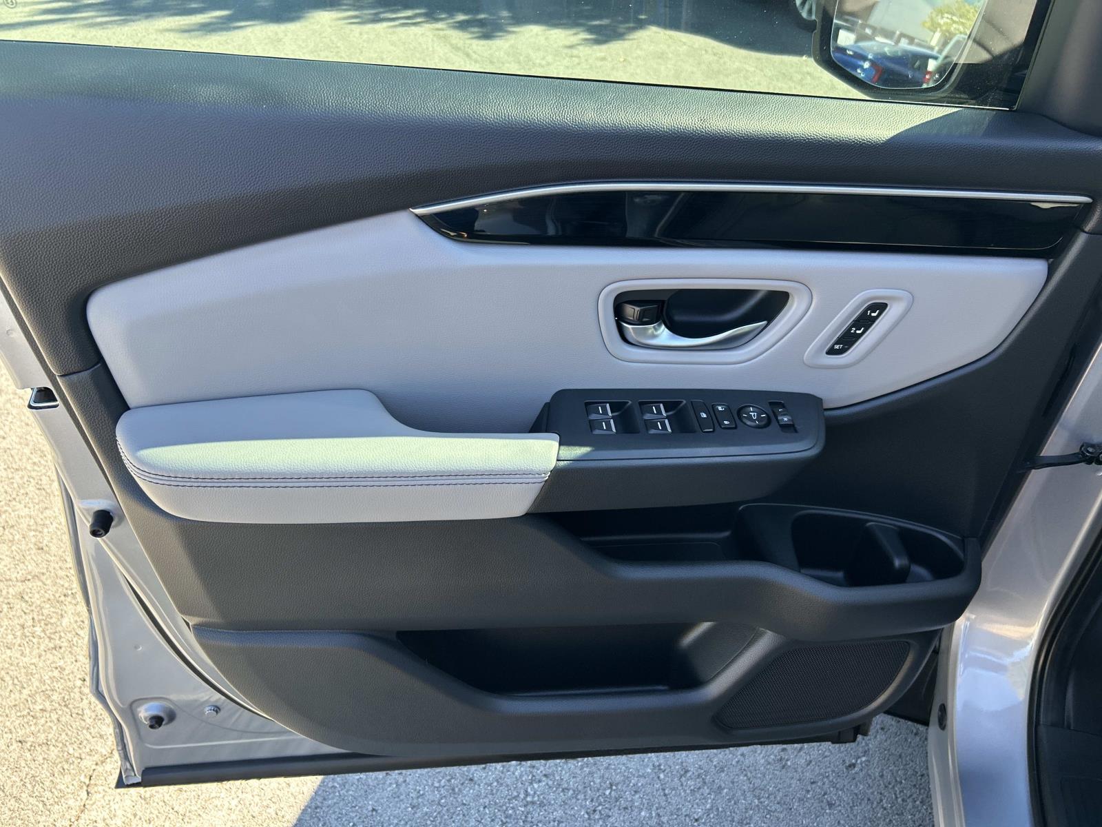 Used 2025 Honda Pilot SUV