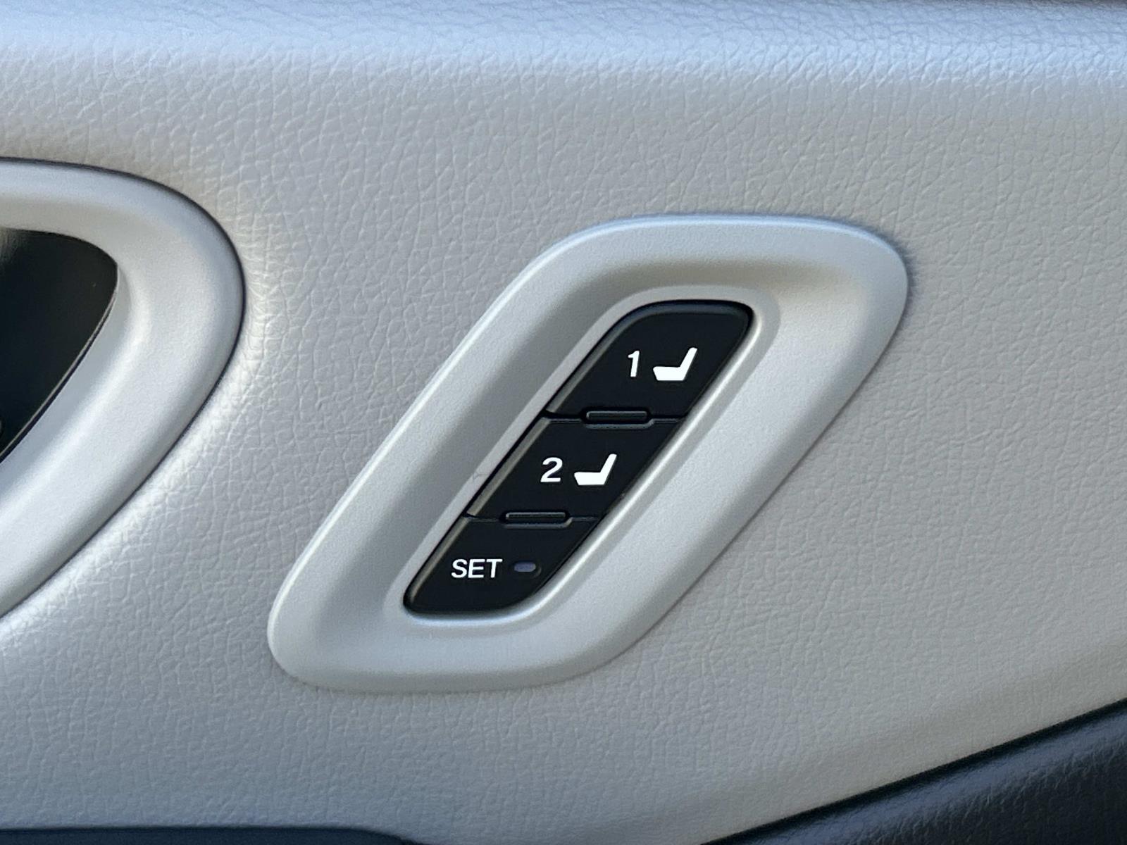 Used 2025 Honda Pilot SUV