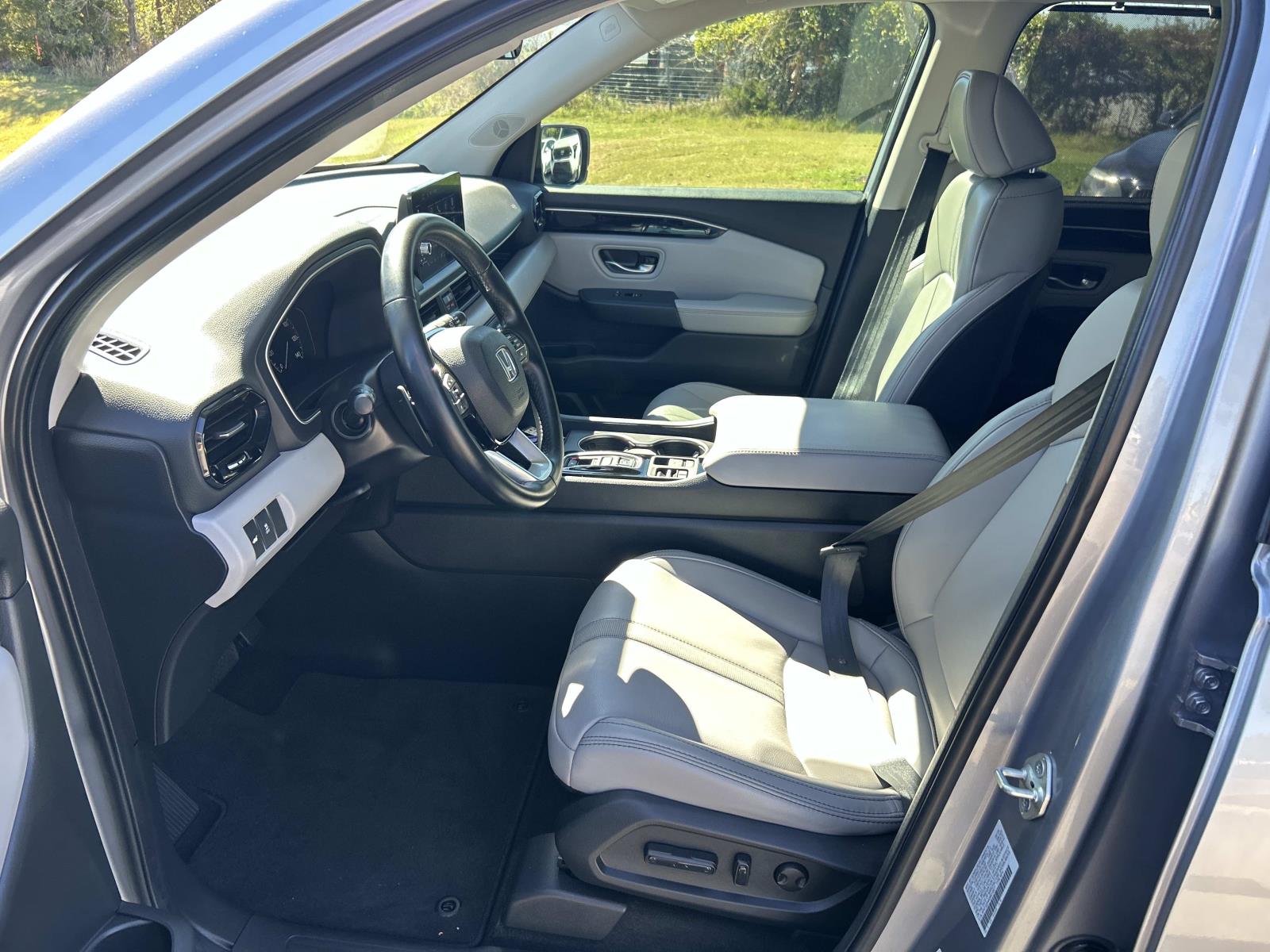 Used 2025 Honda Pilot SUV