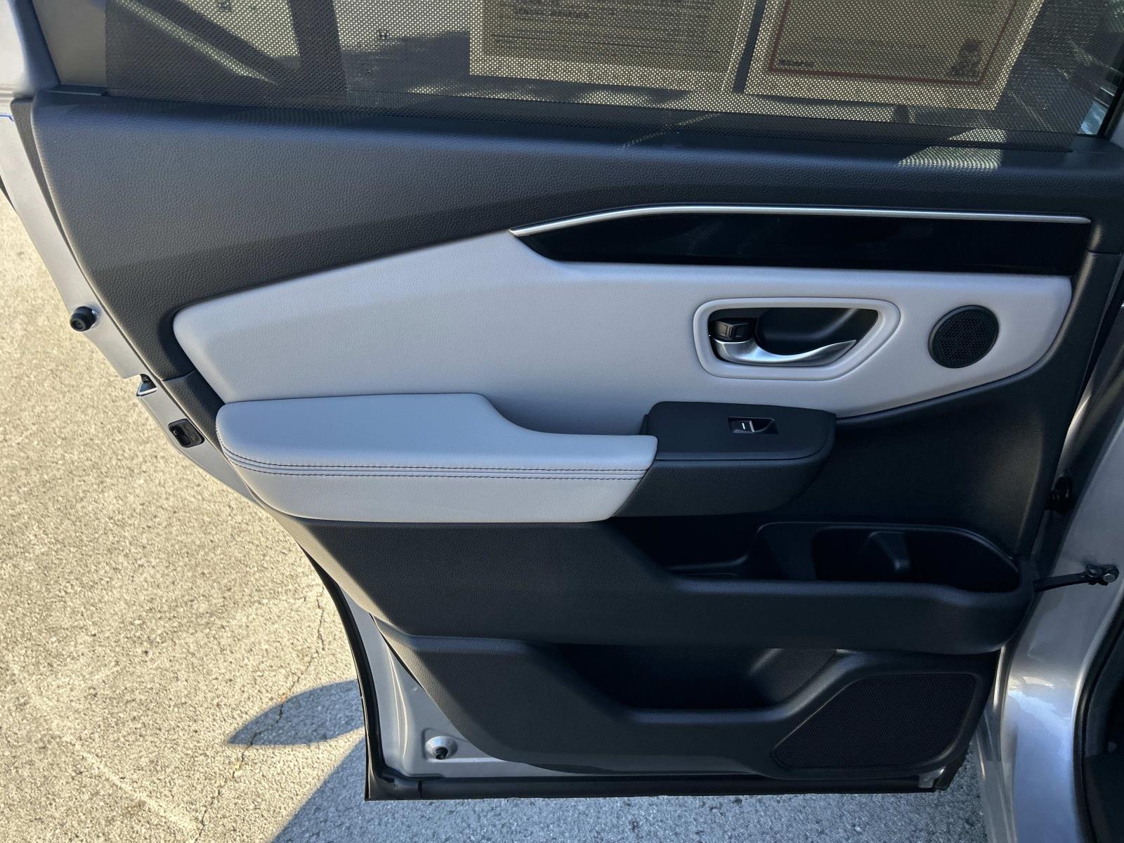 Used 2025 Honda Pilot SUV
