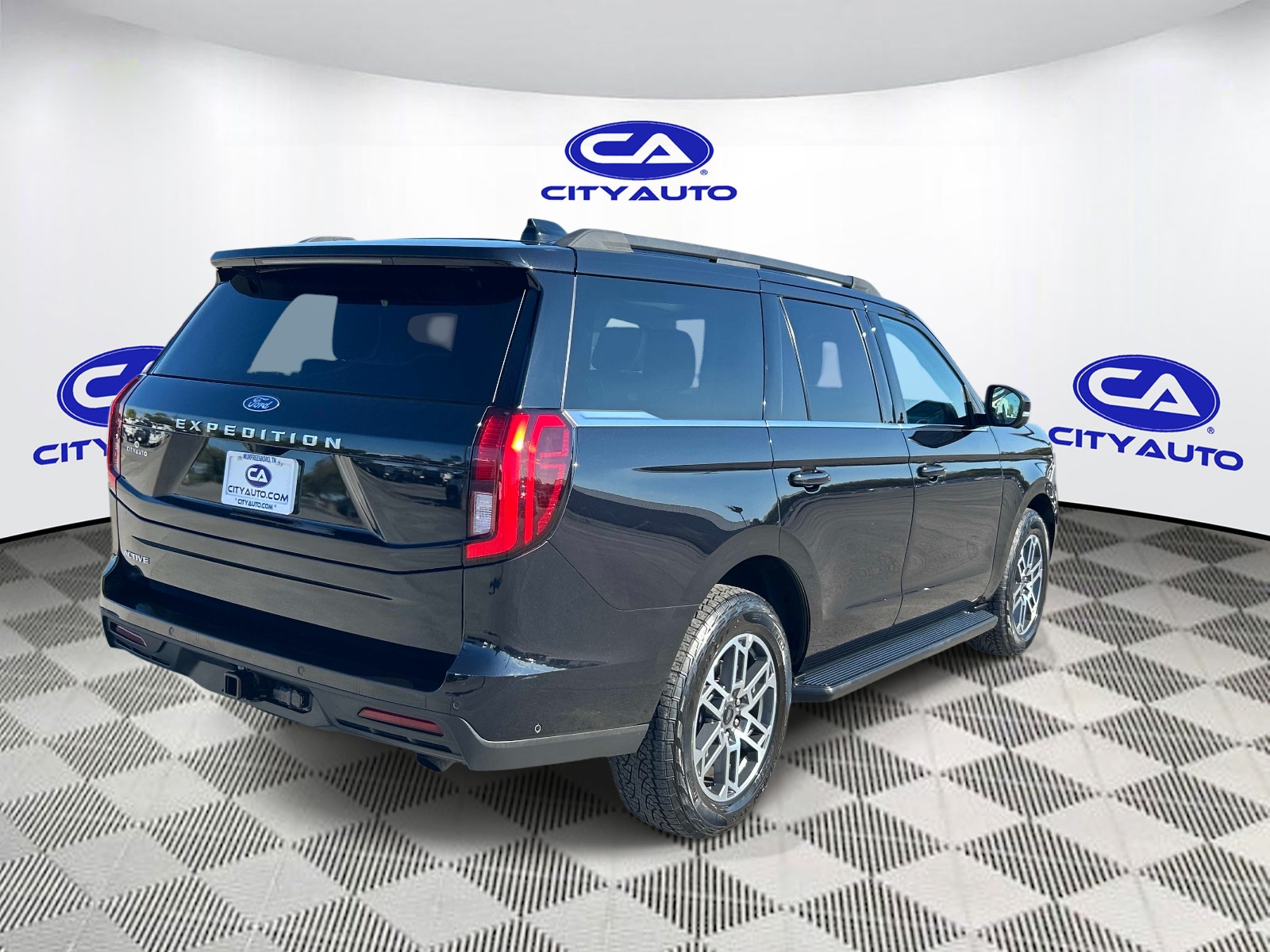 Used 2025 Ford Expedition SUV