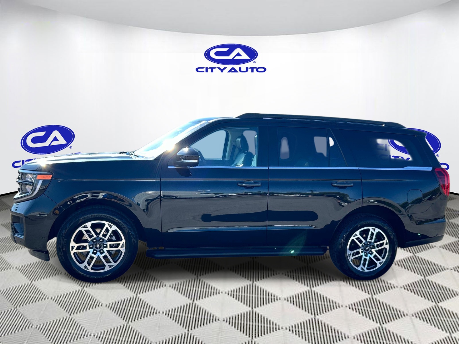 Used 2025 Ford Expedition SUV