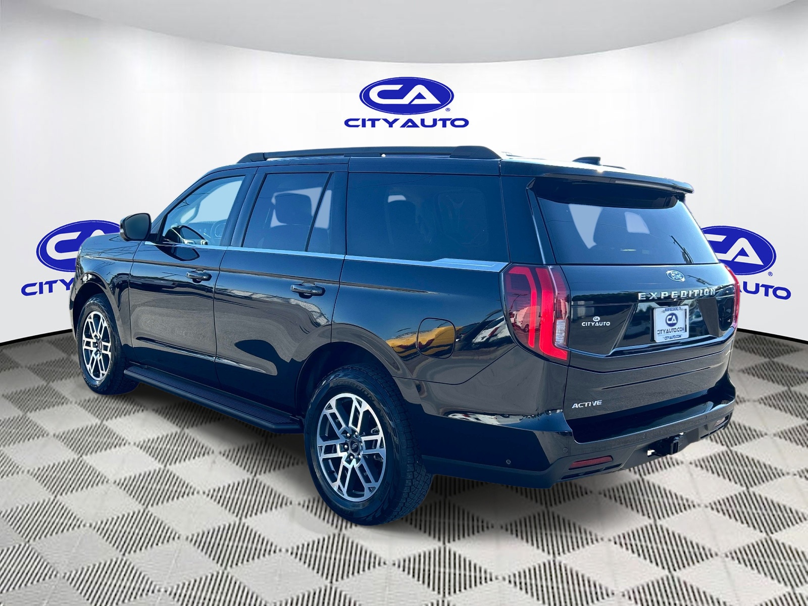 Used 2025 Ford Expedition SUV