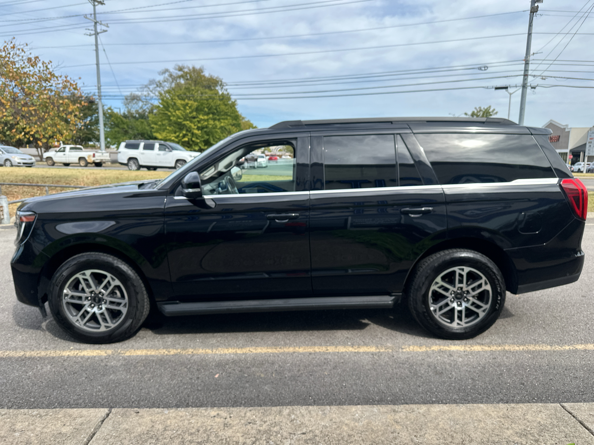 Used 2025 Ford Expedition SUV