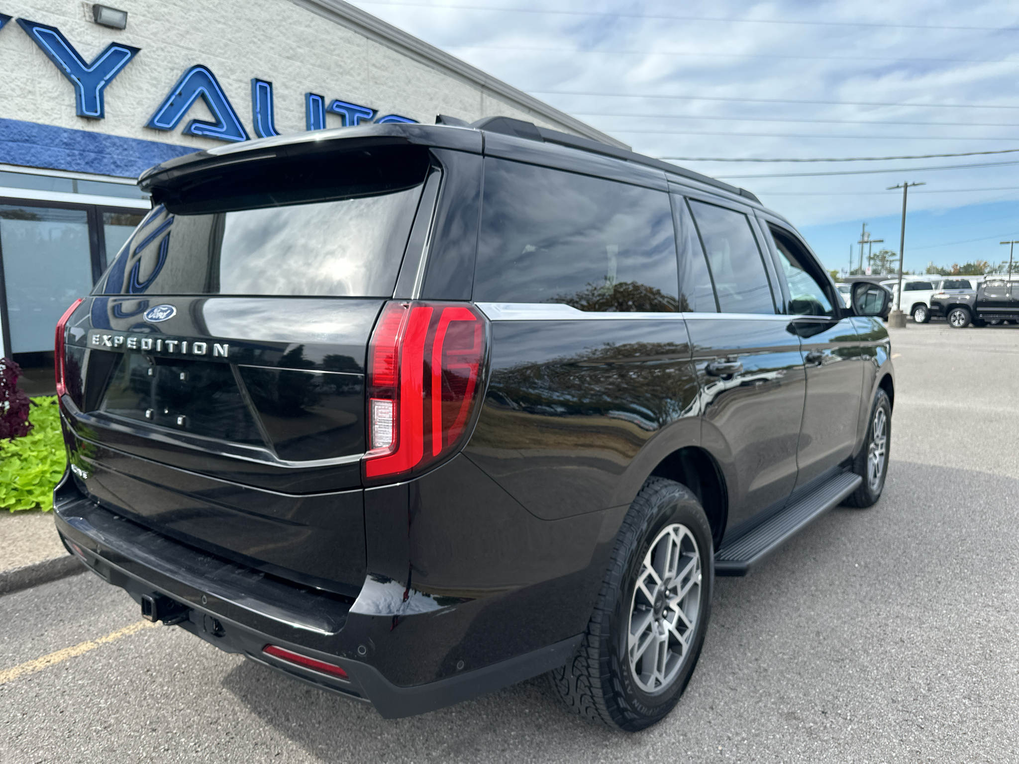 Used 2025 Ford Expedition SUV