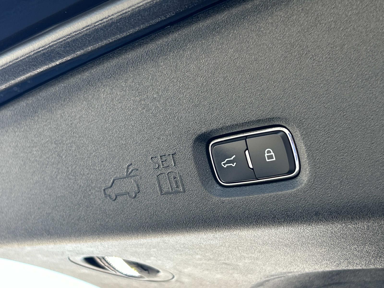 Used 2025 Ford Expedition SUV