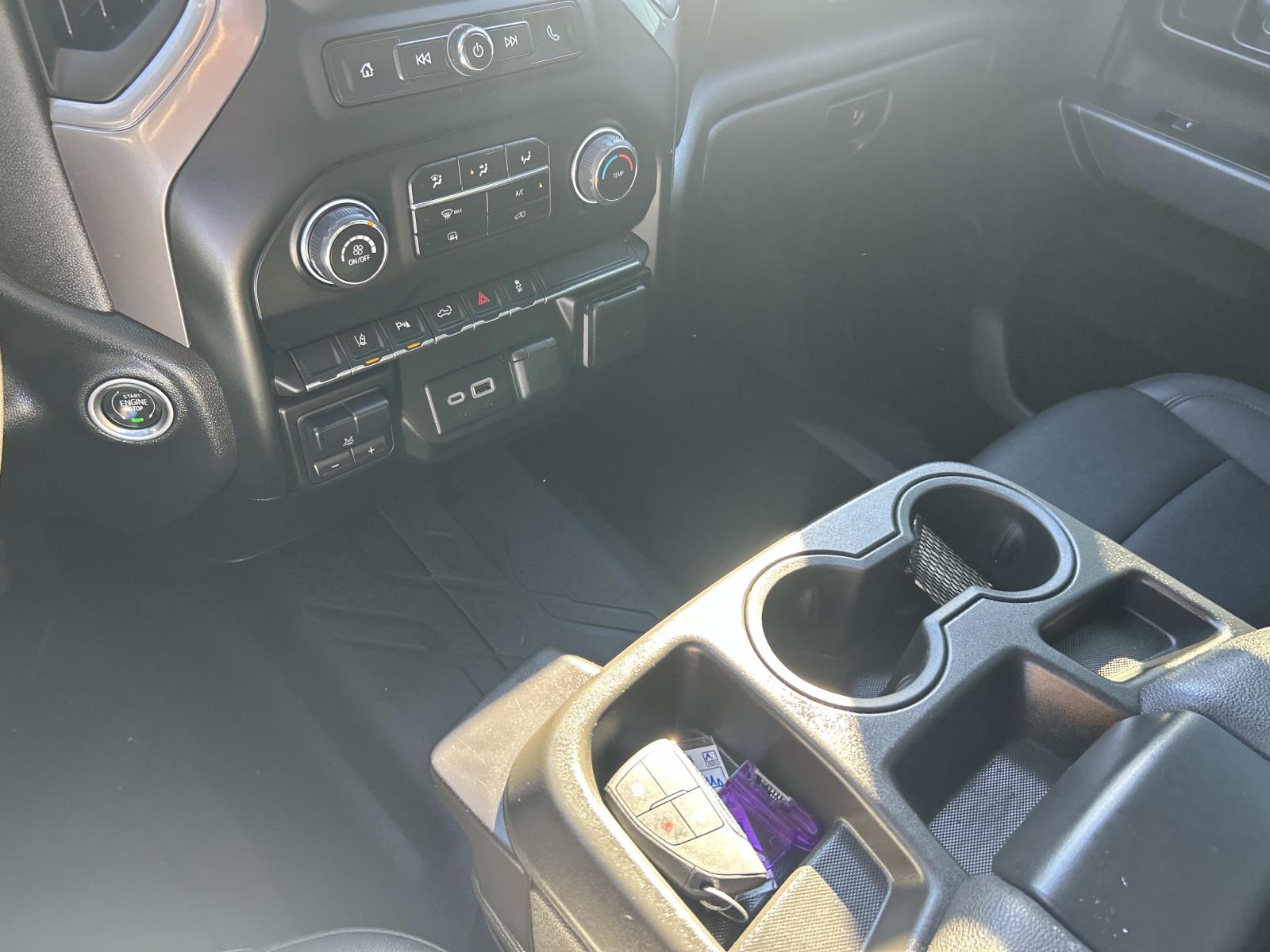 Vehicle photo 34