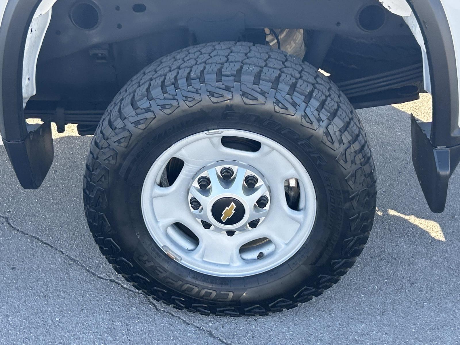 Vehicle photo 19