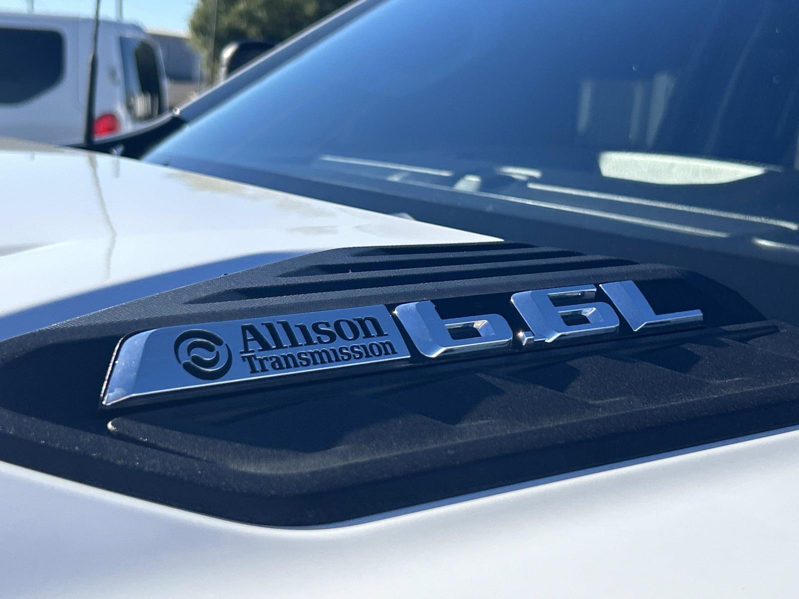 Vehicle photo 20